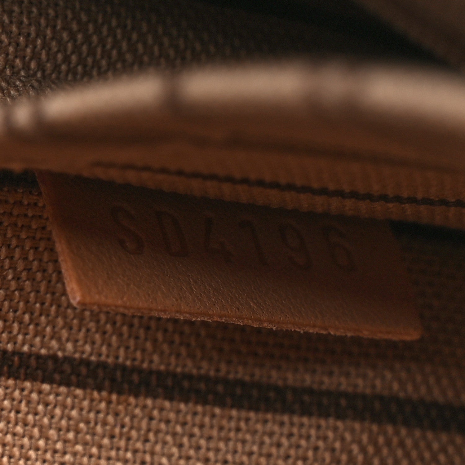 Louis Vuitton Monogram Neverfull MM GM Pochette 7 of 9