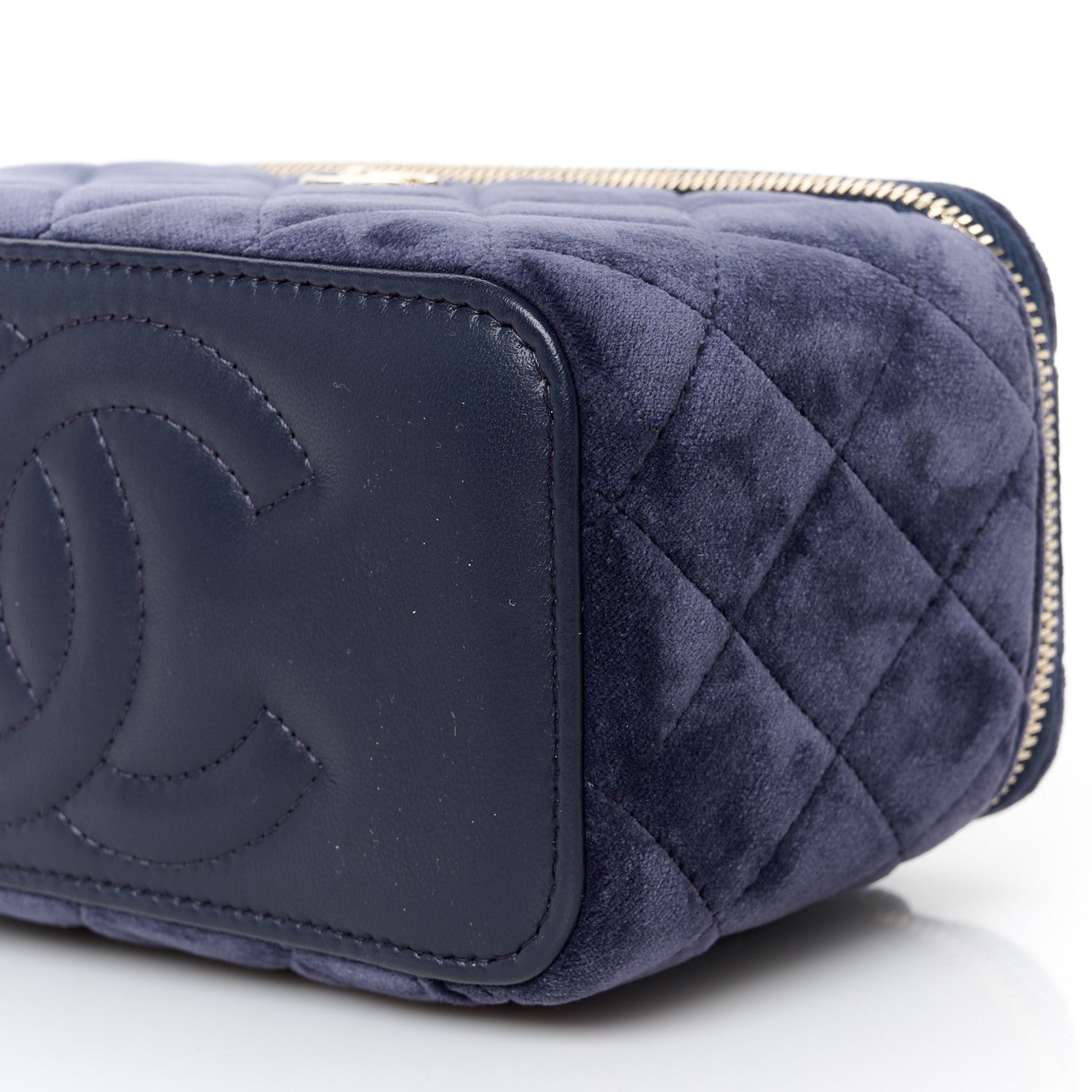Chanel Velvet Quilted Small Pearl Crush Vanity Case Navy 10 of 12