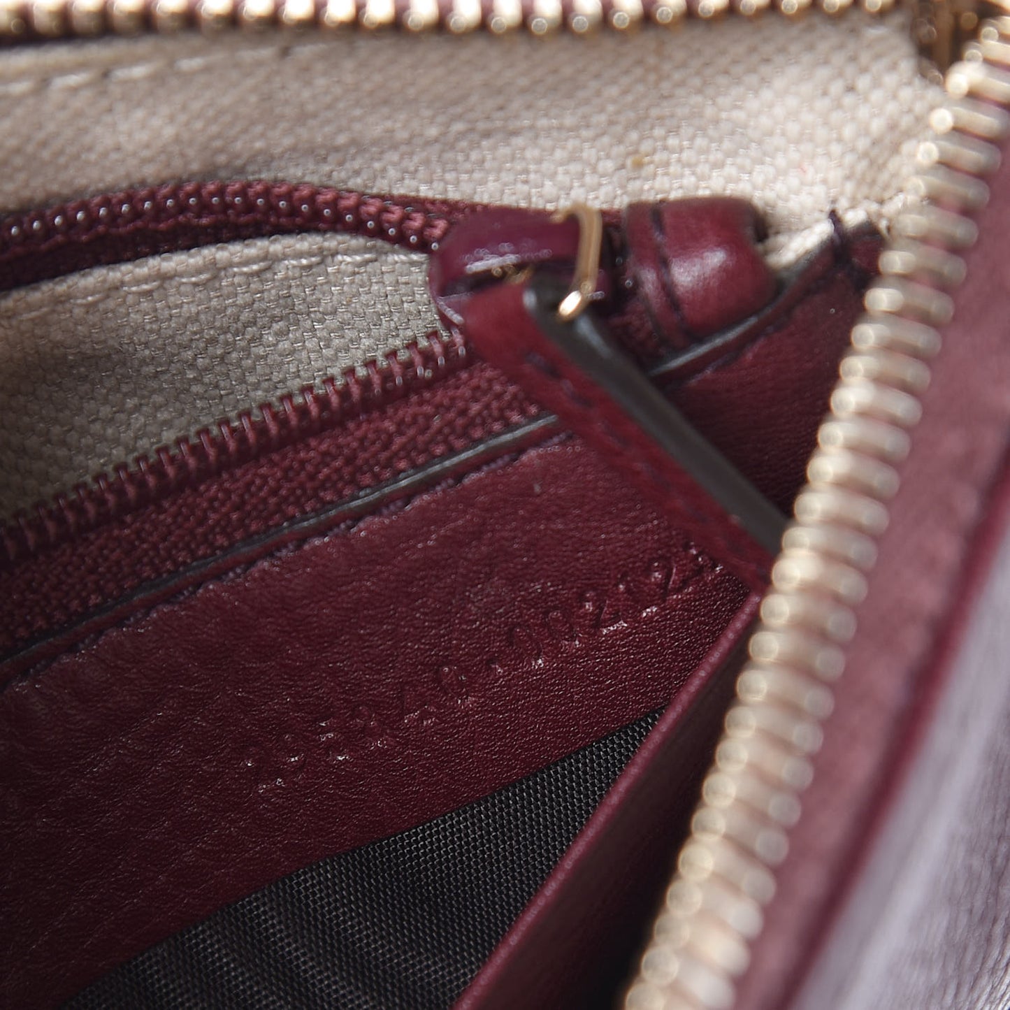 Pebbled Calfskin Soho Wristlet Scarlatto