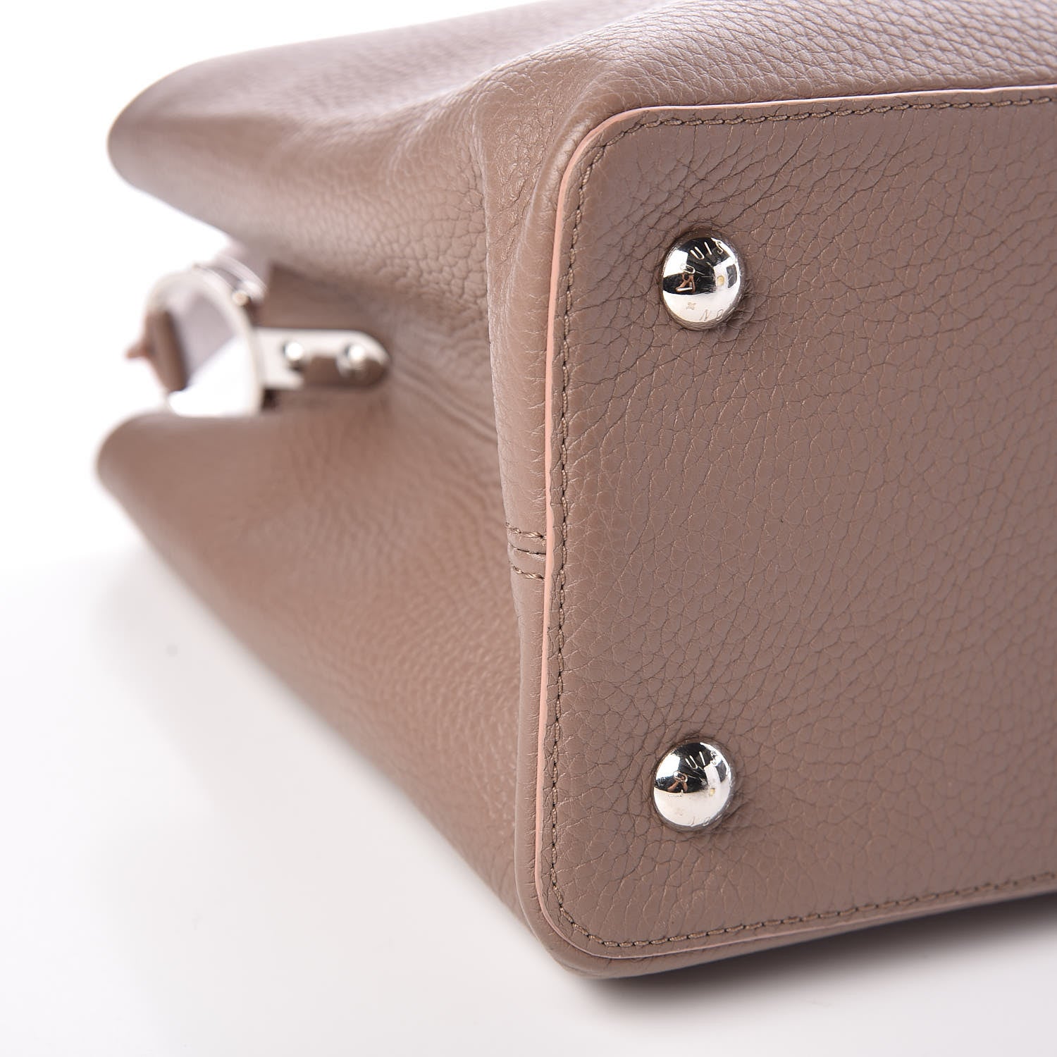 Louis Vuitton Taurillon Capucines MM Galet 7 of 9