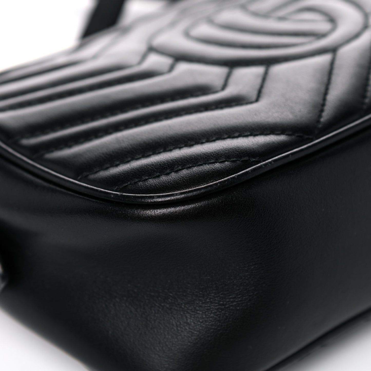 Calfskin Matelasse Small GG Marmont Chain Shoulder Bag Black