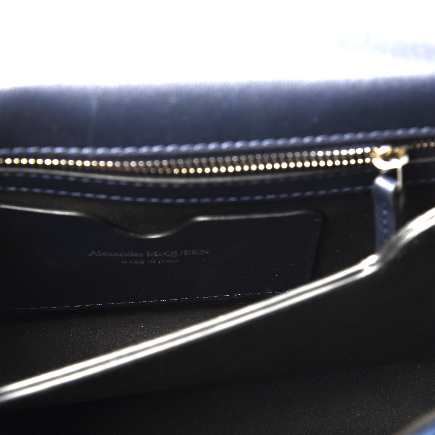 Velvet Quilted Knuckle Duster Shoulder Bag Oltremare Night Blue
