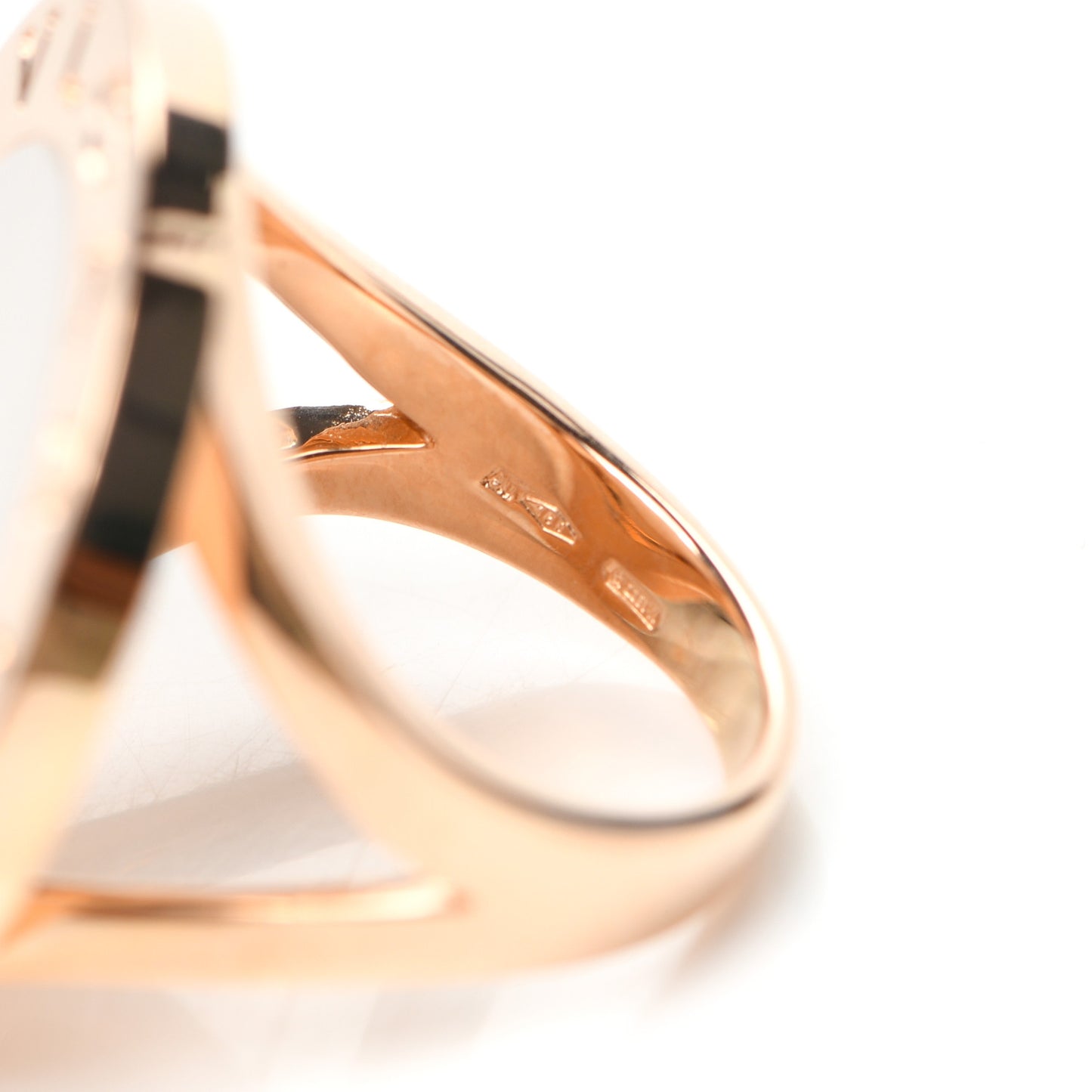 18K Yellow Gold Mother of Pearl BVLGARI BVLGARI Ring 52 6