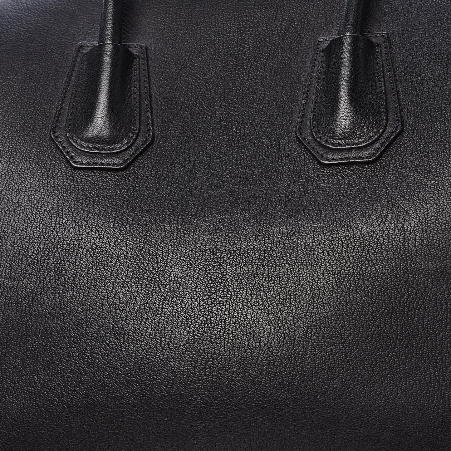Sugar Goatskin Medium Antigona Black