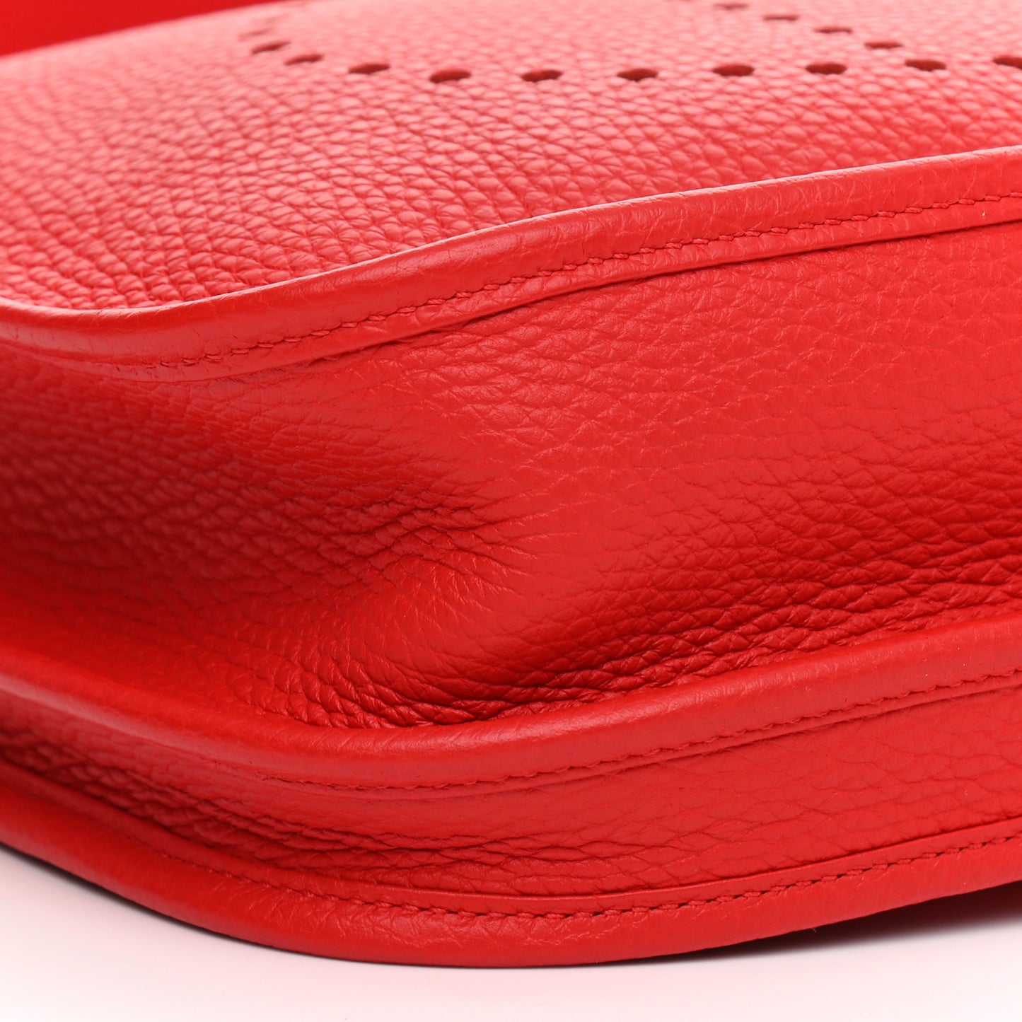 Taurillon Clemence Evelyne III PM Rouge De Coeur