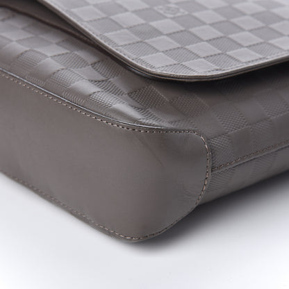 Louis Vuitton Damier Infini District MM Granit 8 of 9