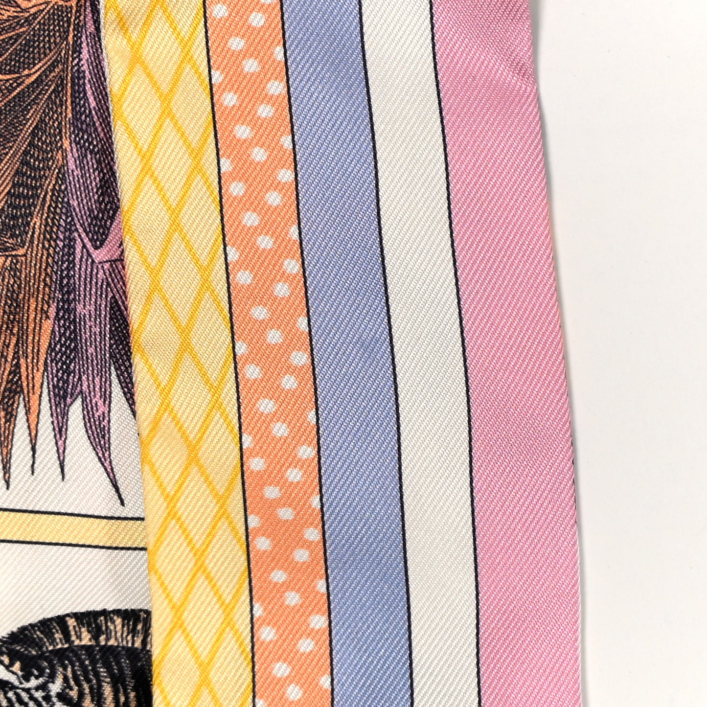 Silk Twilly Grand Theatre Nouveau White Vert Abricot