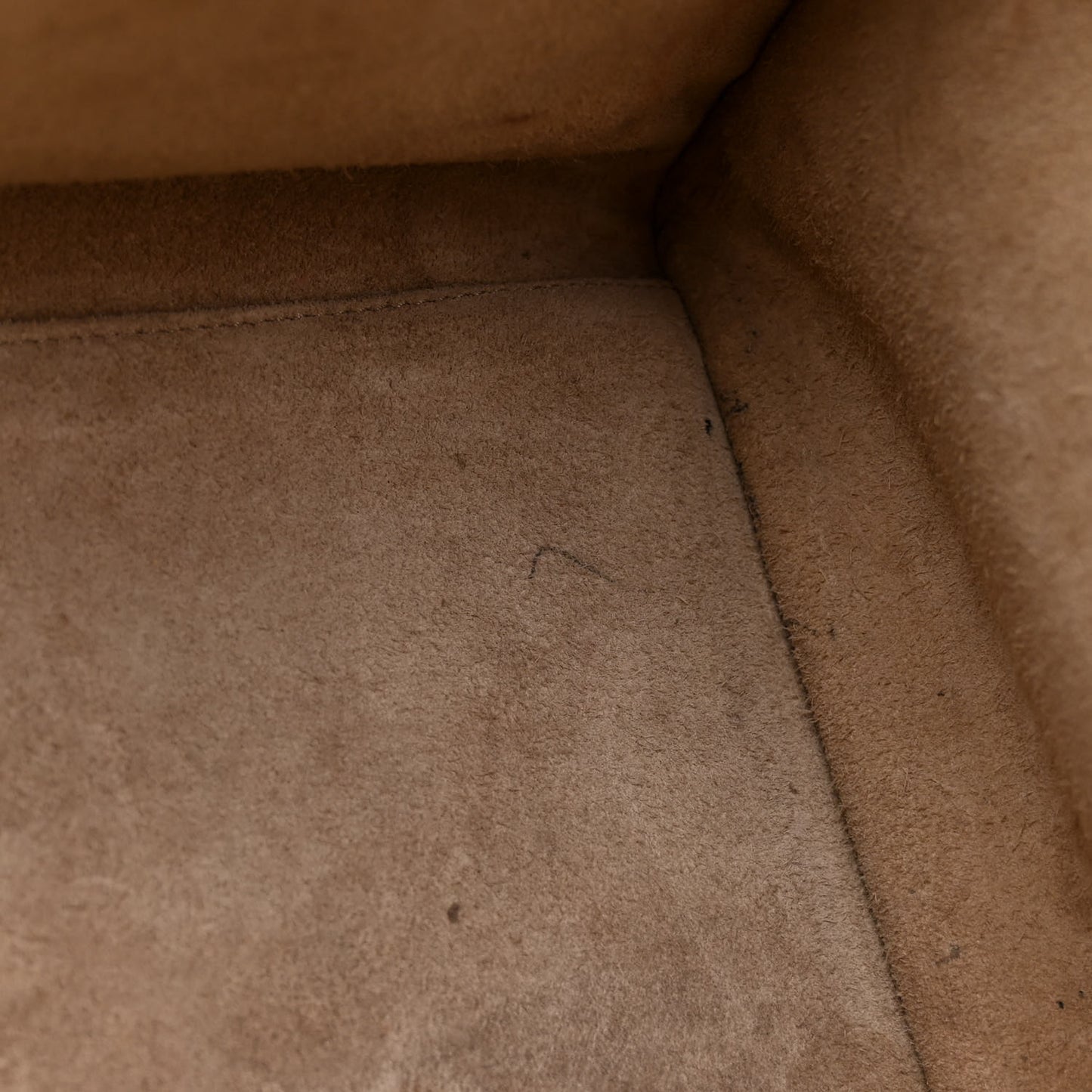 Grained Calfskin Medium Phantom Luggage Taupe