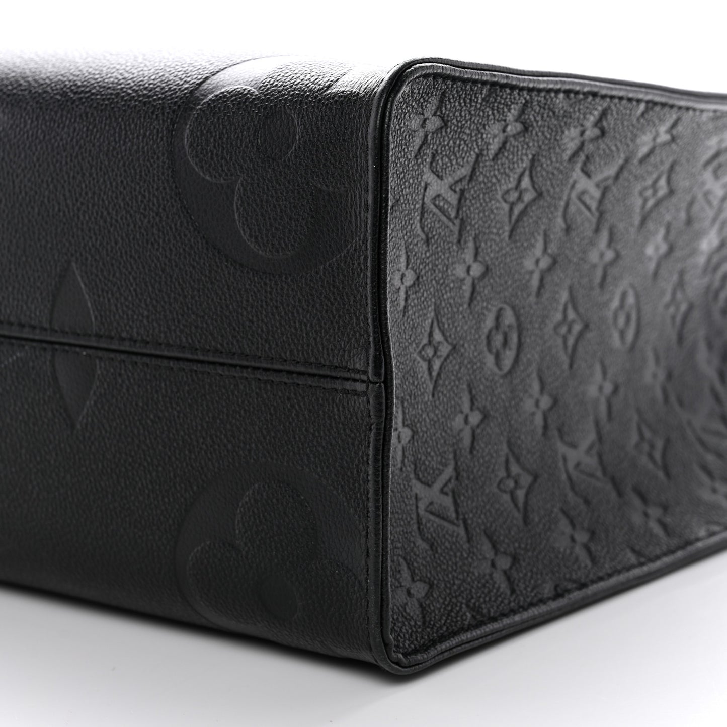 Empreinte Monogram Giant Onthego MM Black