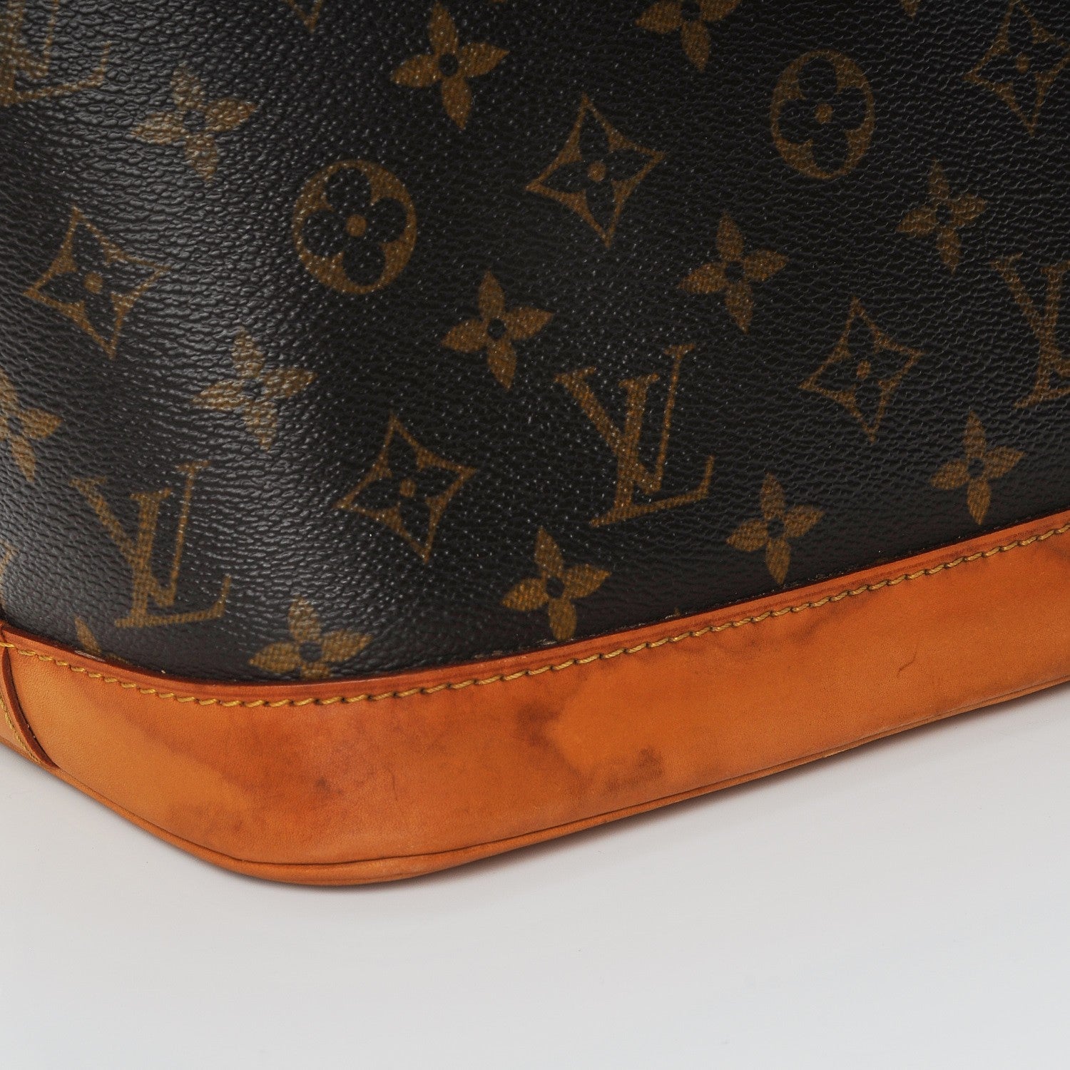 Louis Vuitton Monogram Alma PM 11 of 14