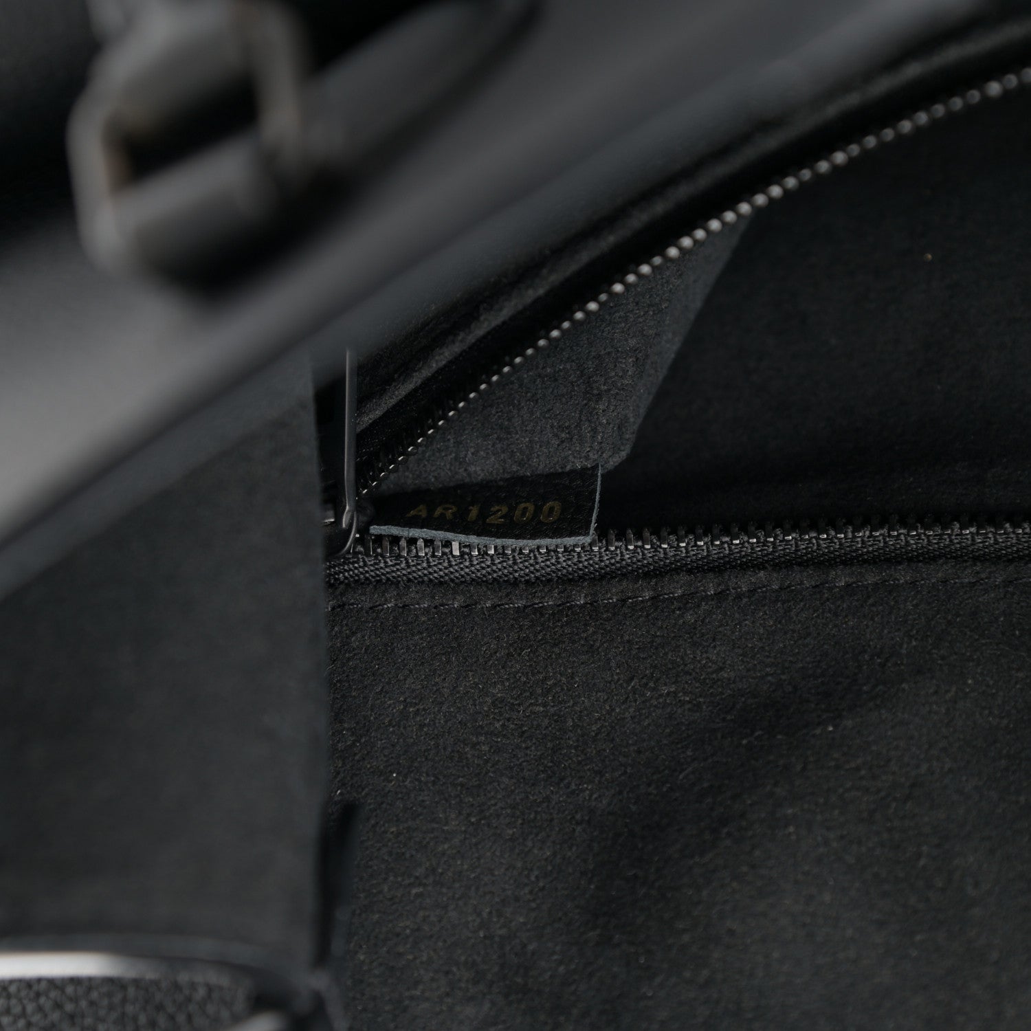 Louis Vuitton Soft Calfskin Lockme Tote MM Black 7 of 13