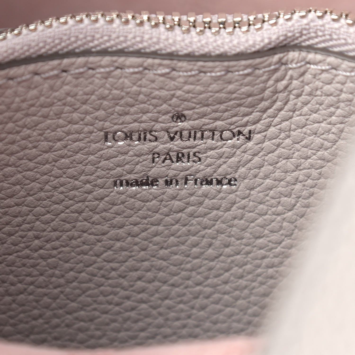 Louis Vuitton Mahina Muria Snow White 6 of 8
