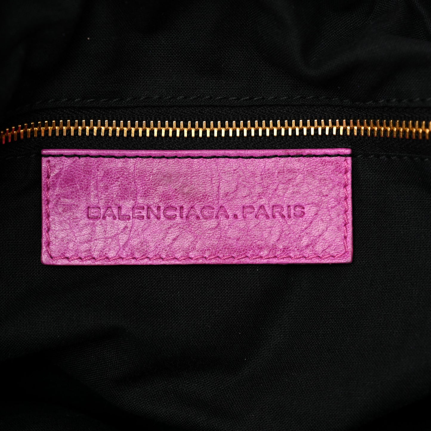 Agneau Giant 21 Gold Hardware Pompon Magenta