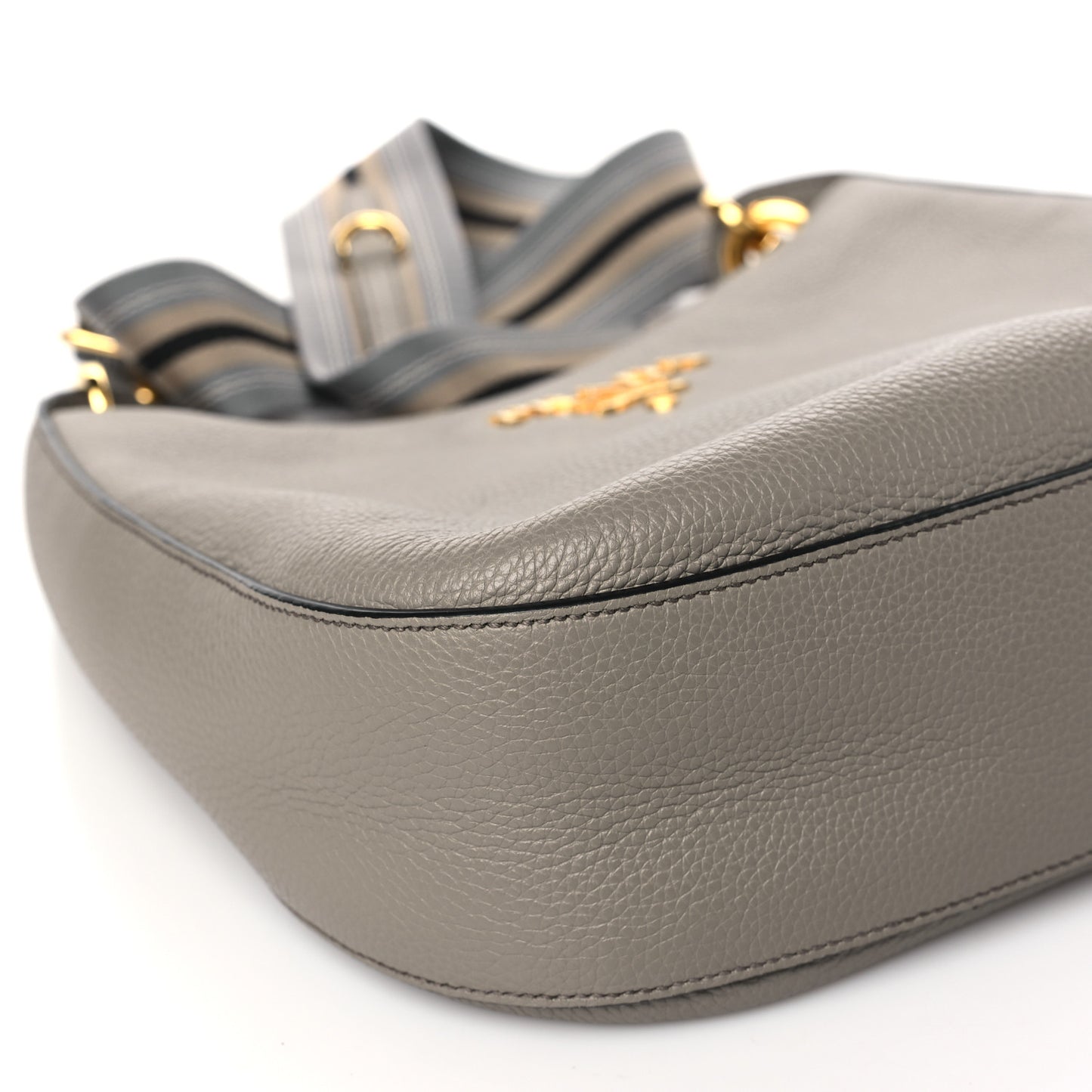 Vitello Phenix Zippered Messenger Hobo Argilla