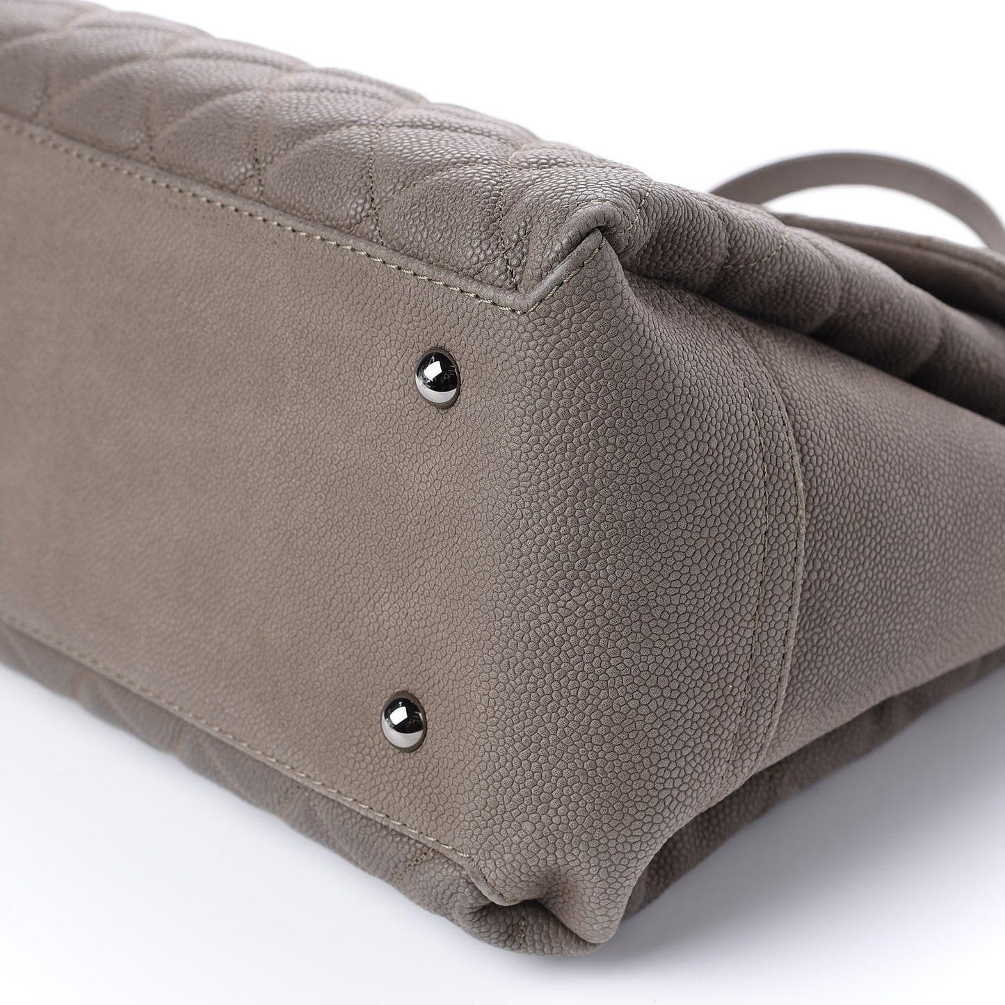 Iridescent Caviar Medium Lady Pearly Flap Khaki
