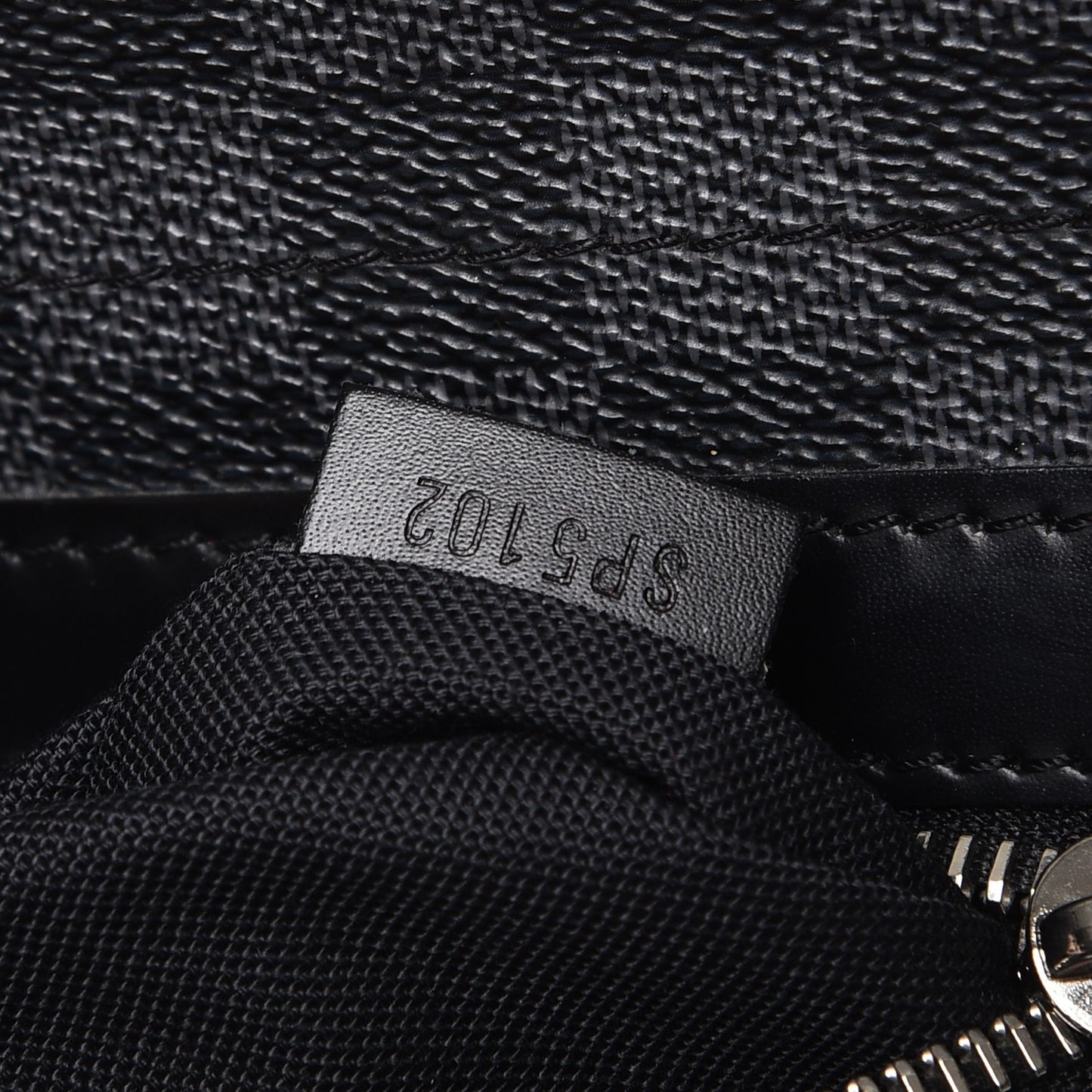 Damier Graphite District MM