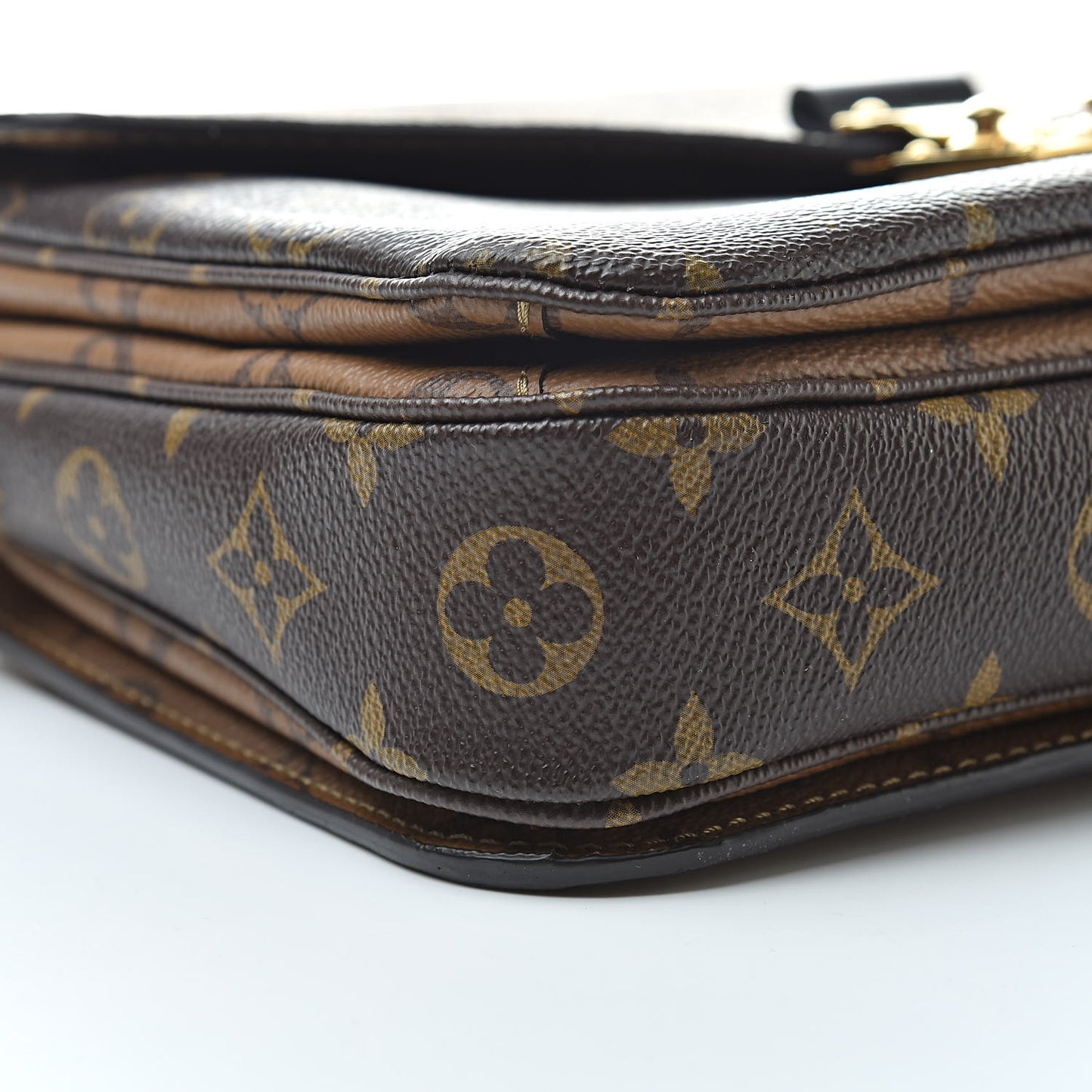 Reverse Monogram Pochette Metis