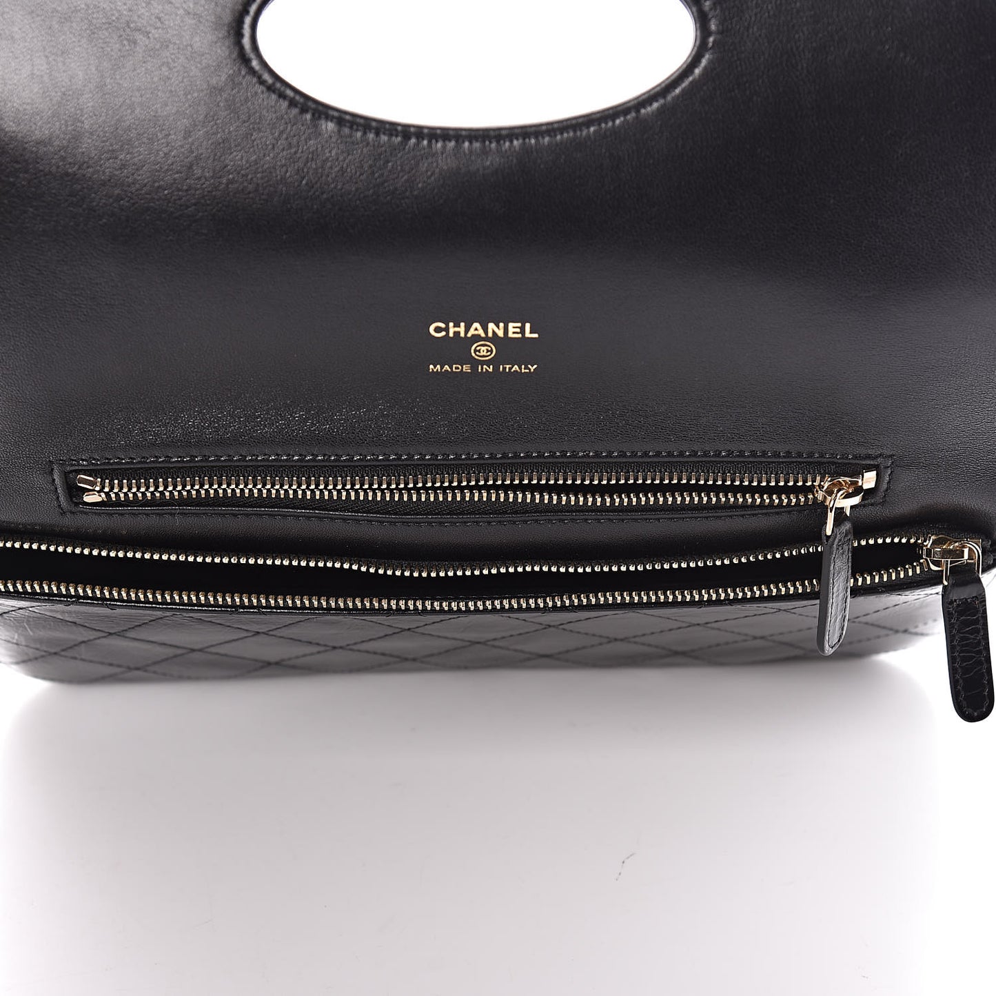Shiny Crumpled Calfskin Small 31 Pouch Black