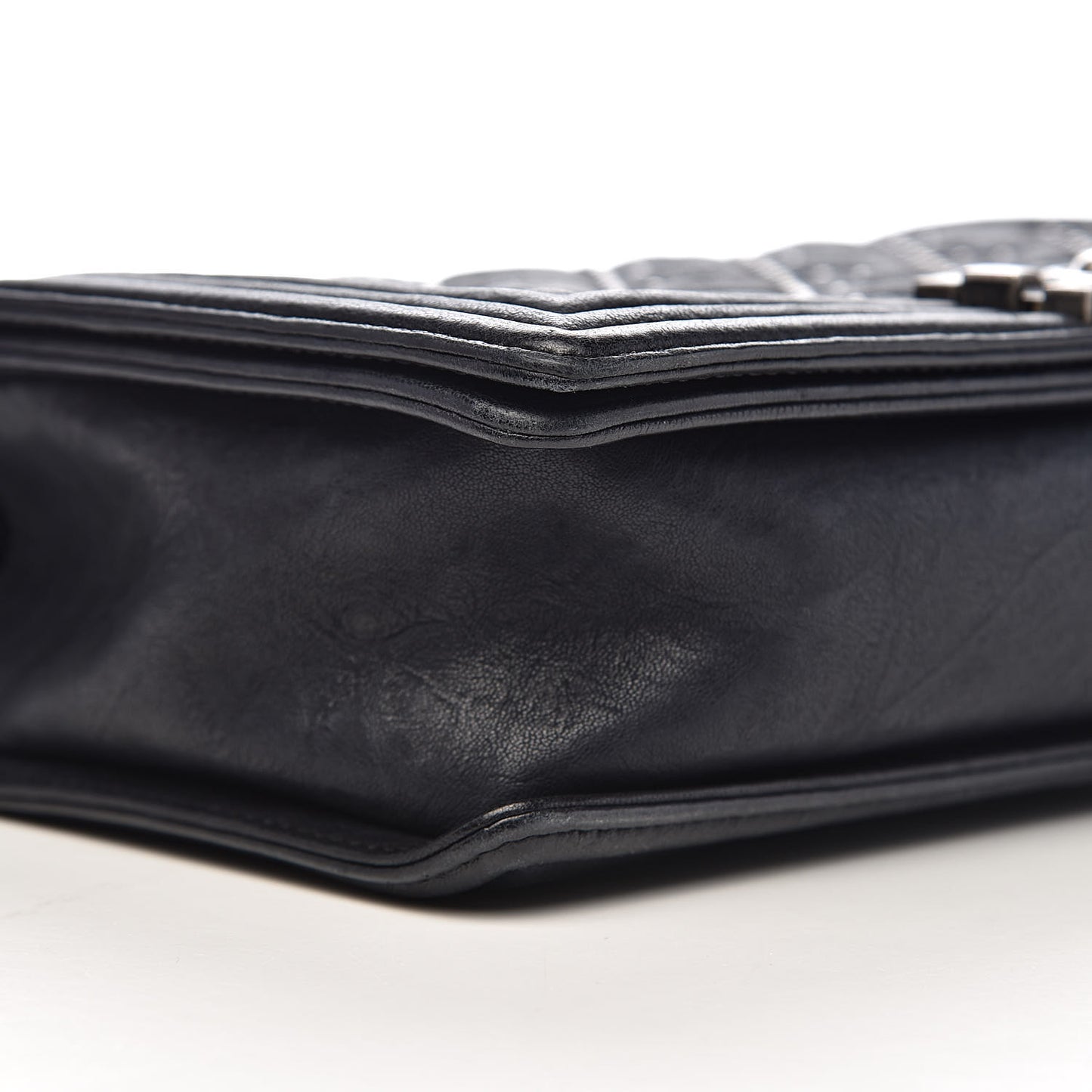 Crumpled Lambskin New Medium Studded Boy Flap Navy