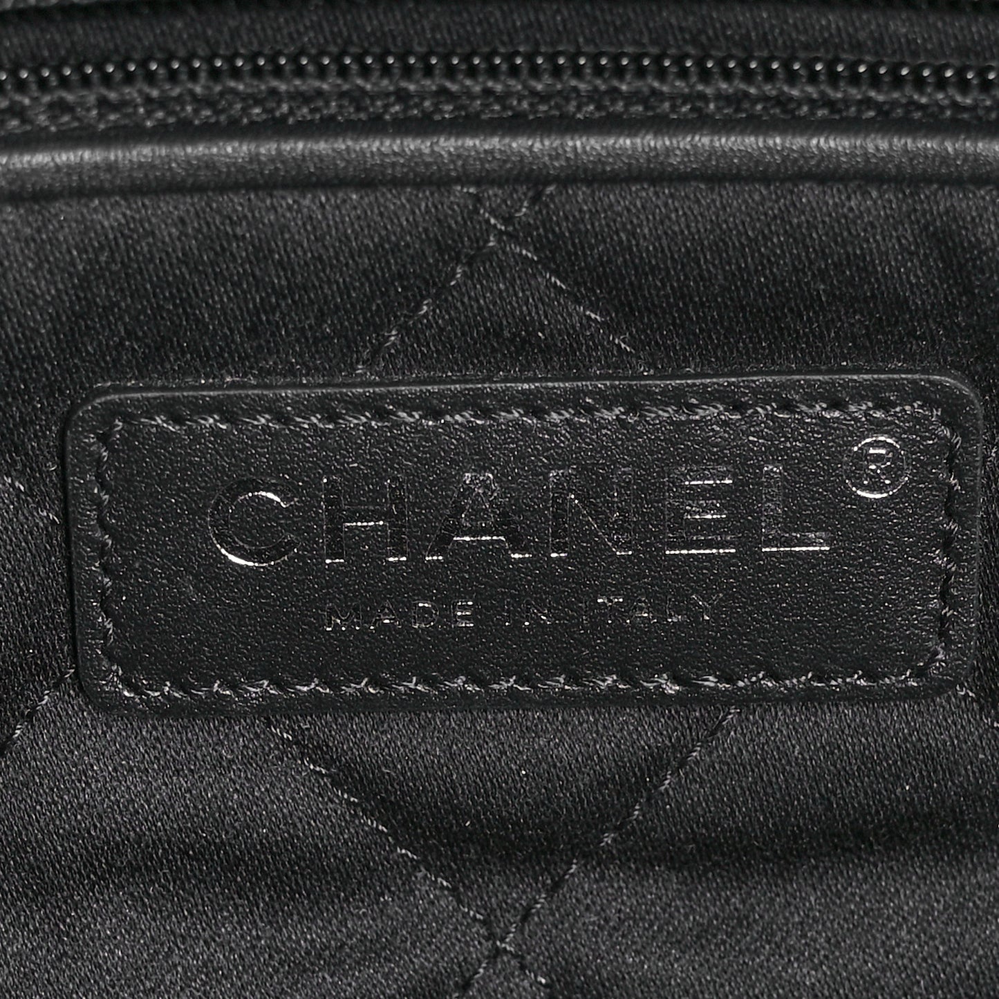 Shiny Calfskin Quilted Small Chanel 22 So Black