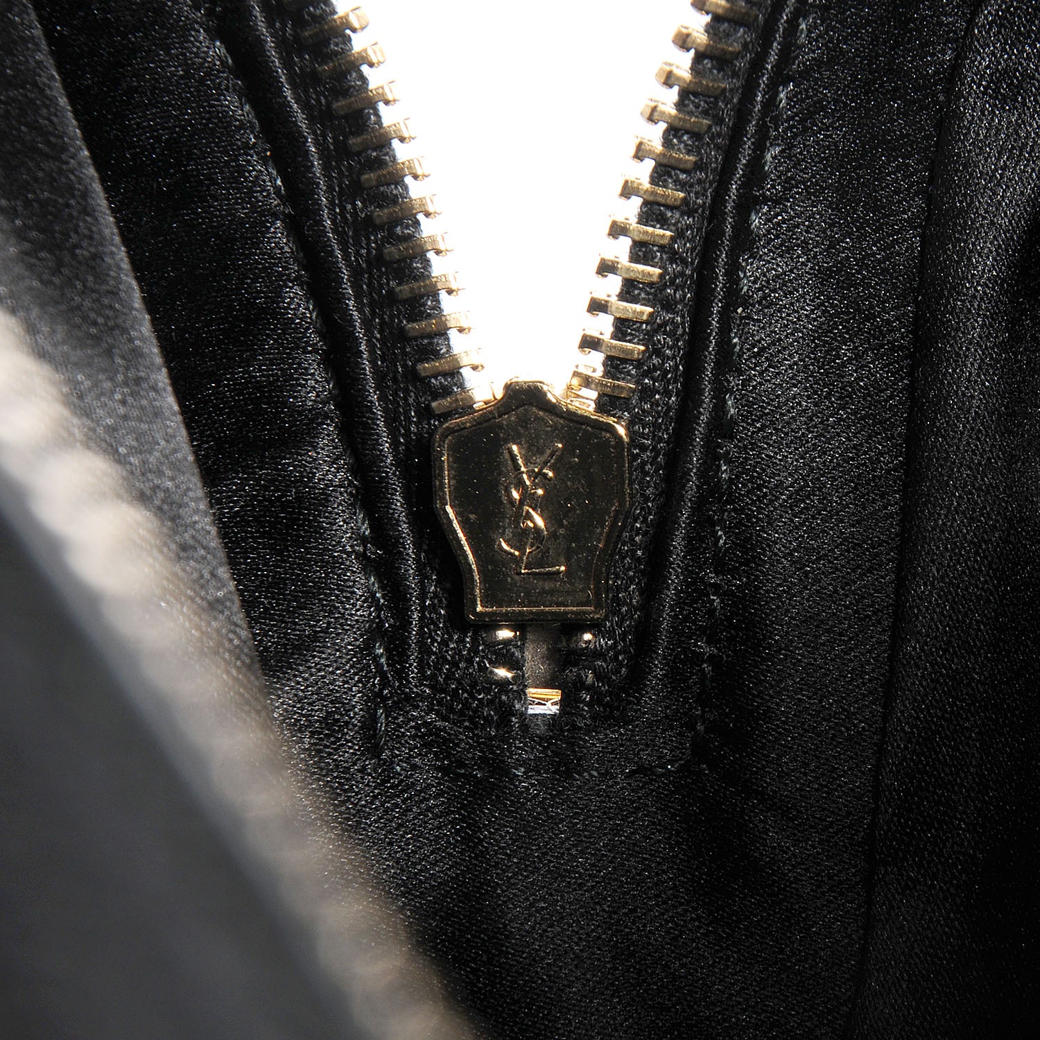 Saint Laurent Leather Large Muse Black 6 of 10