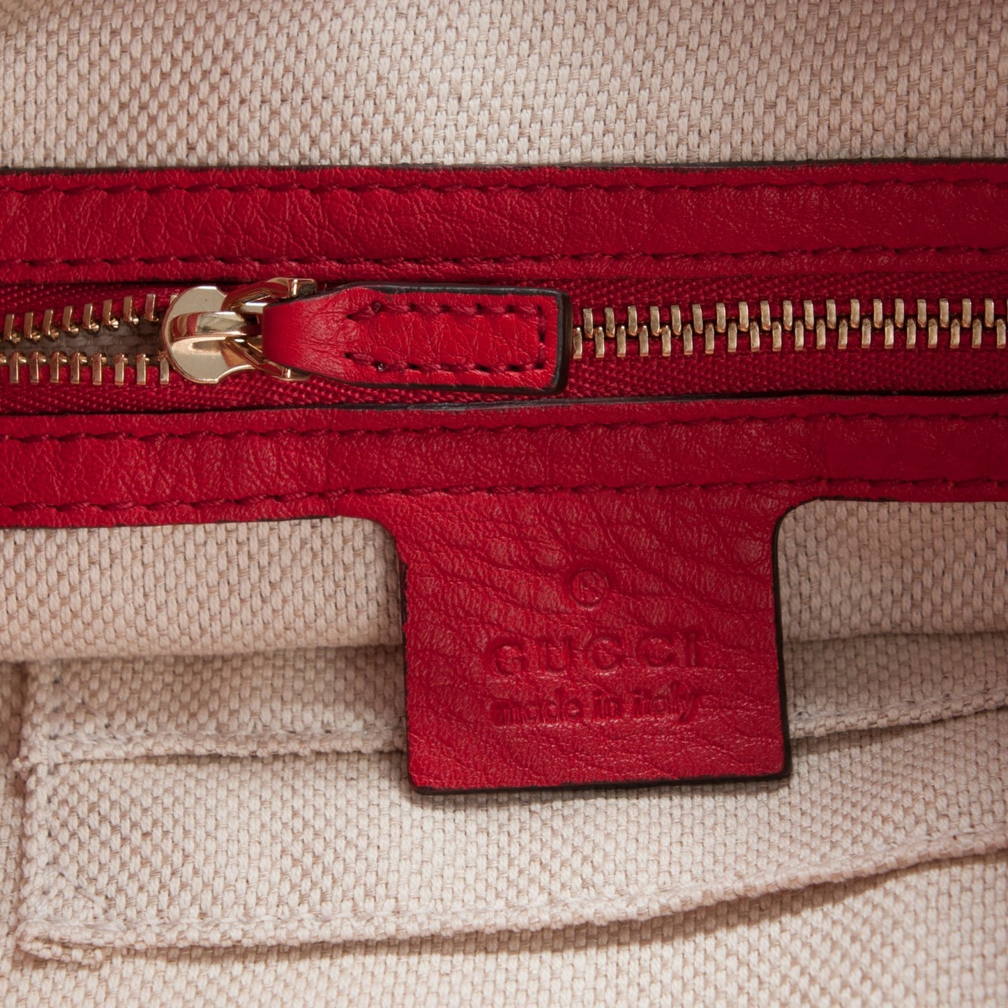 Pebbled Calfskin Large Soho Hobo Tabasco Red