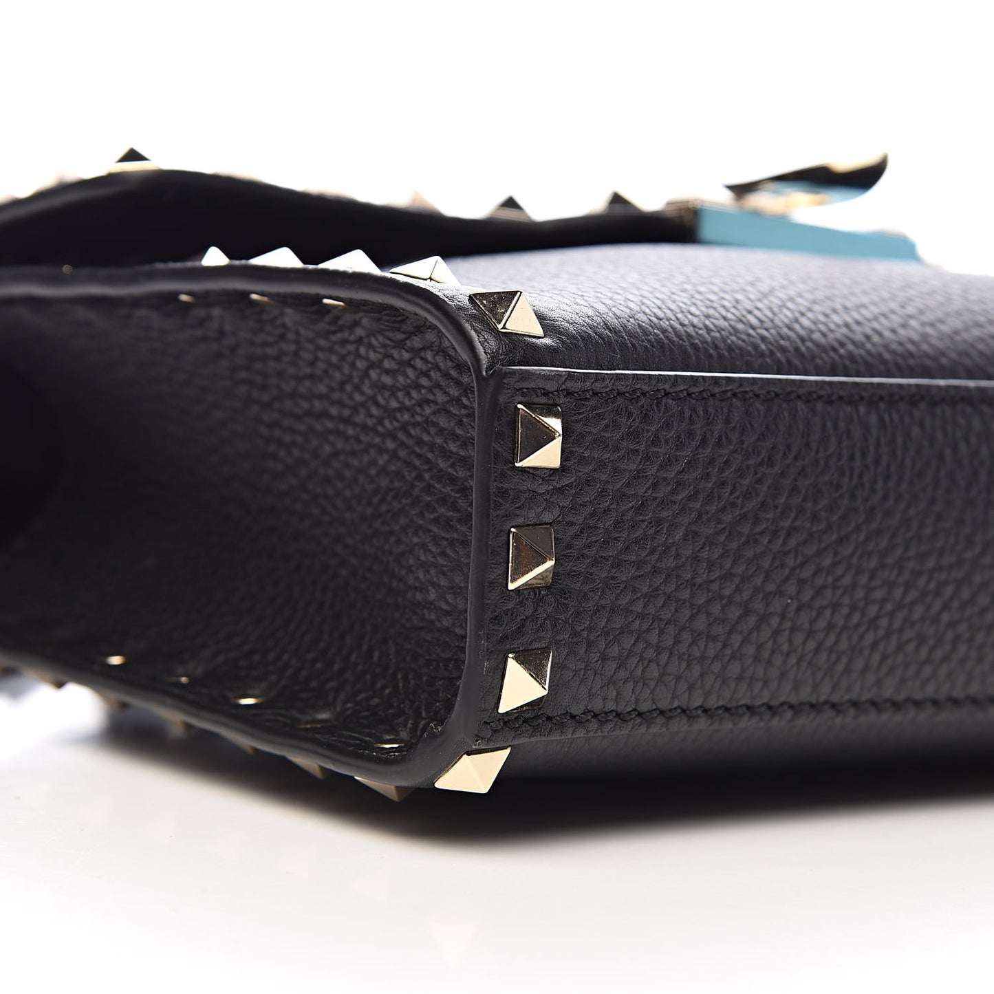Pebbled Calfskin Medium Rockstud Flip Lock Crossbody Bag Black