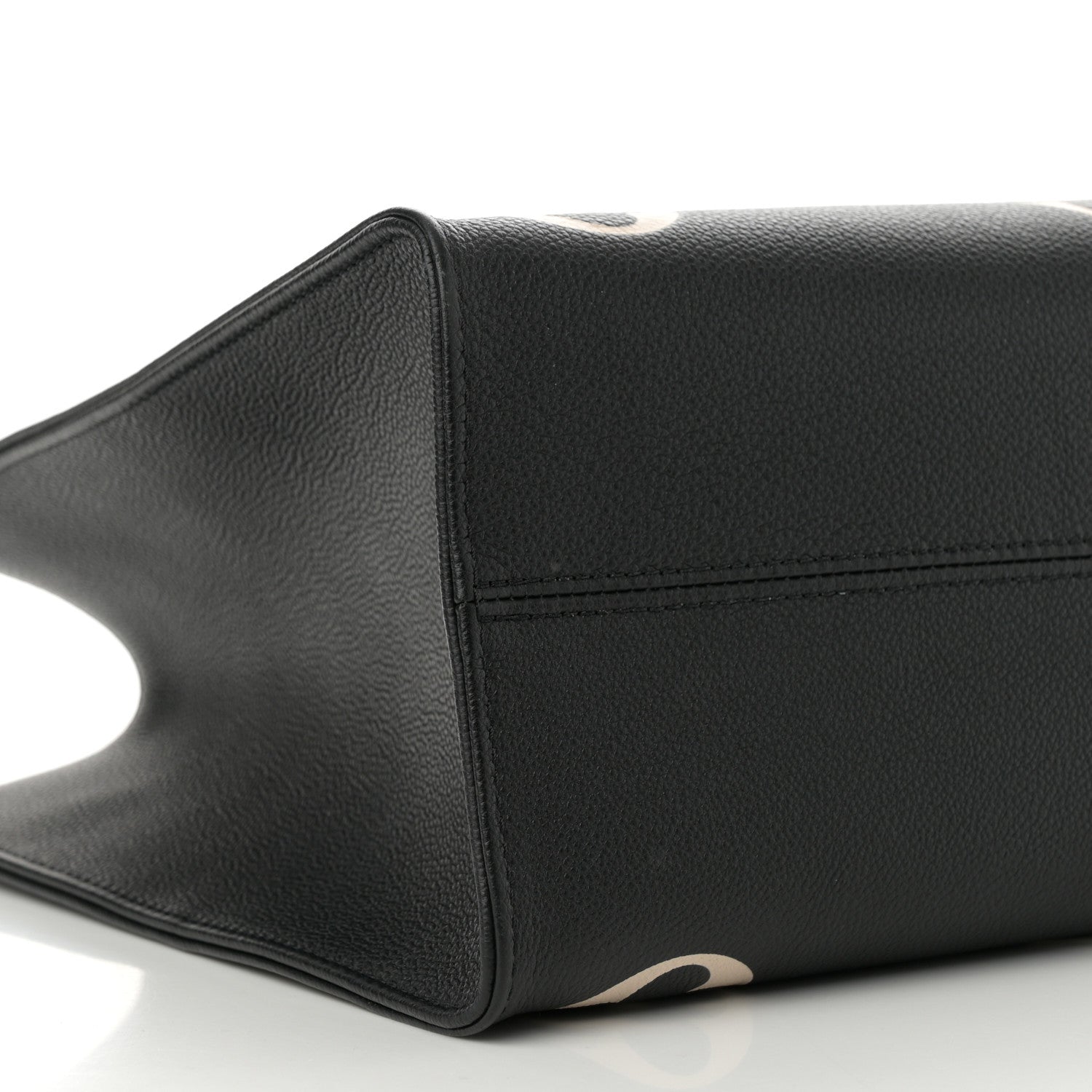 Louis Vuitton Empreinte Monogram Giant Onthego MM Black Beige 8 of 9