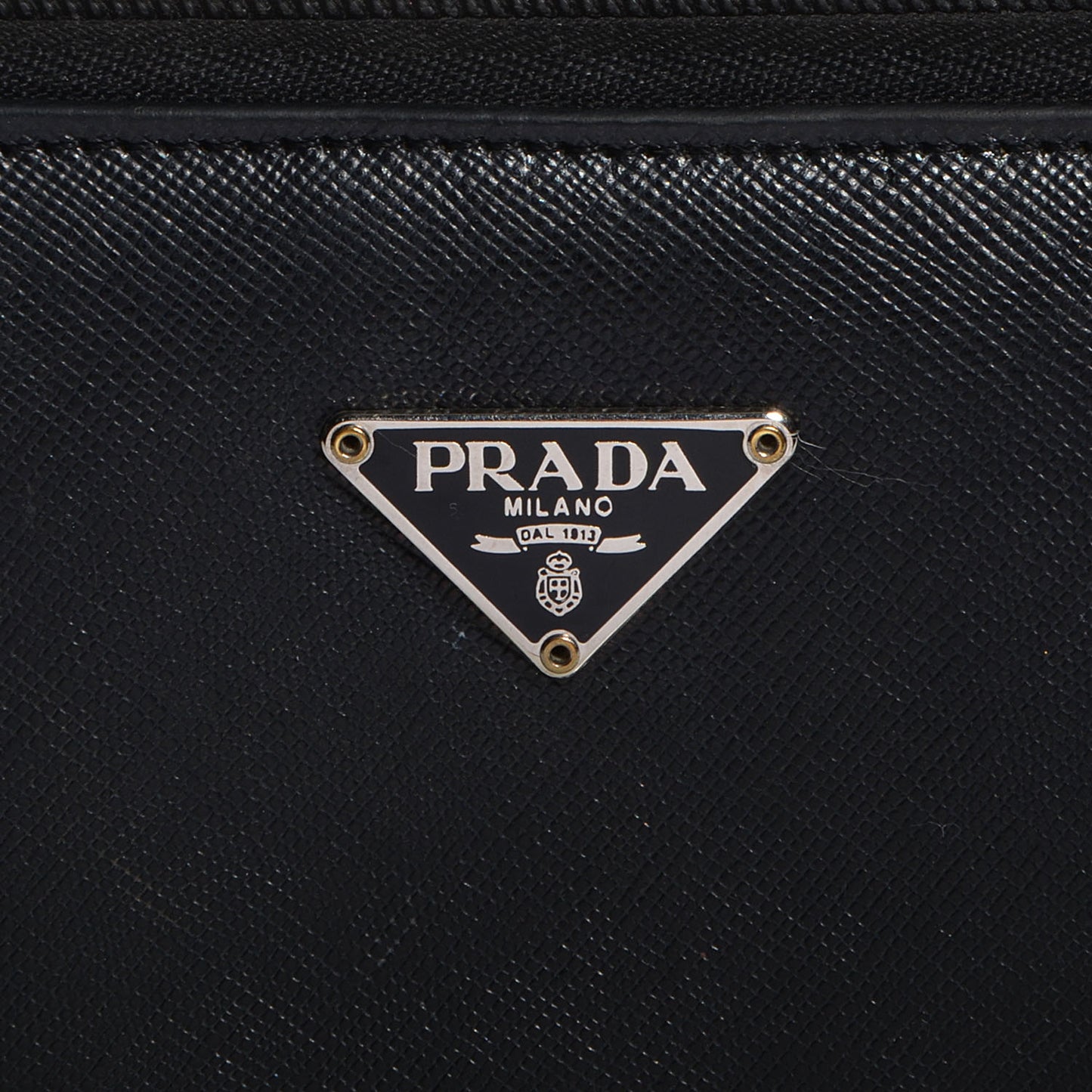 Saffiano Triangle Zip Around Wallet Nero Black