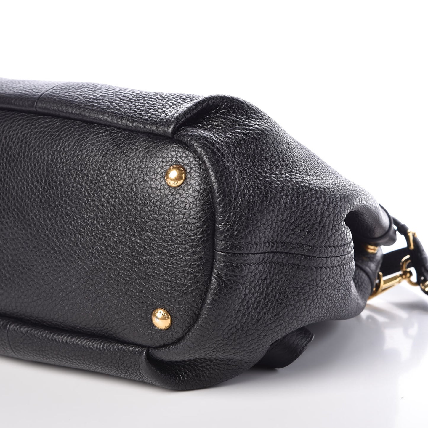 Vitello Daino Shoulder Bag Black