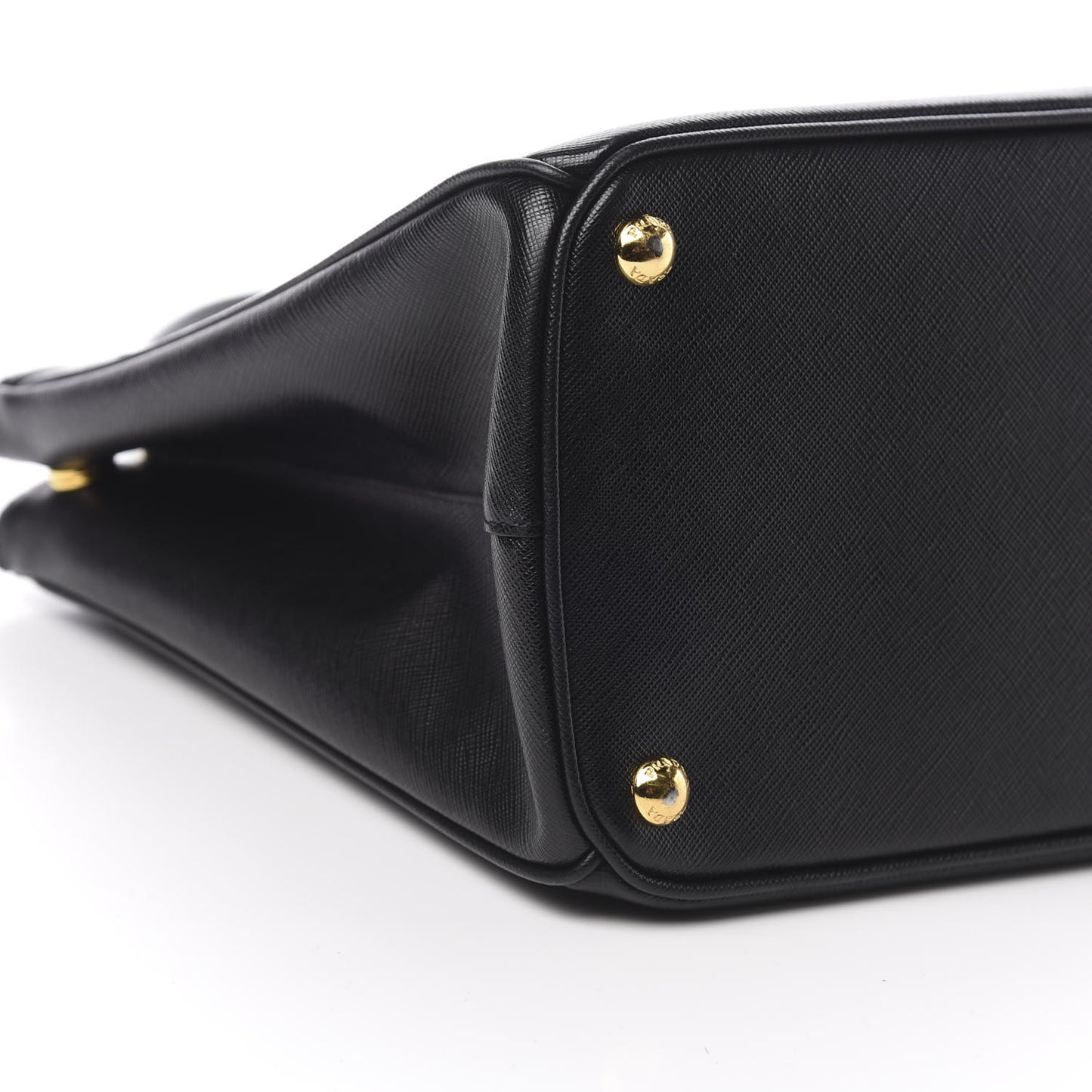 Saffiano Medium Galleria Double Zip Tote Black