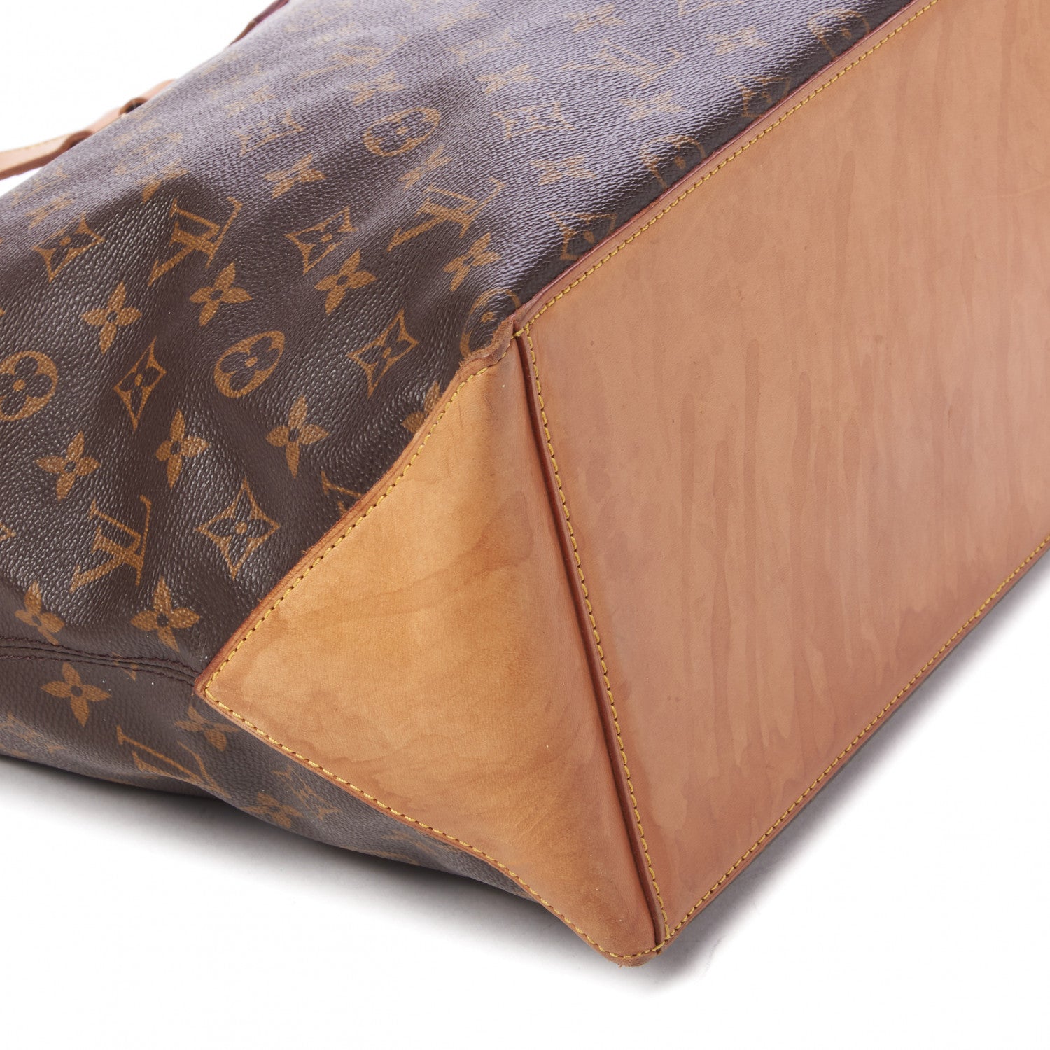 Louis Vuitton Monogram Cabas Mezzo 5 of 9