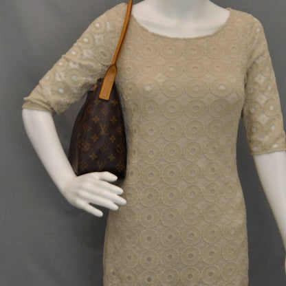 Louis Vuitton Monogram Looping MM 2 of 10