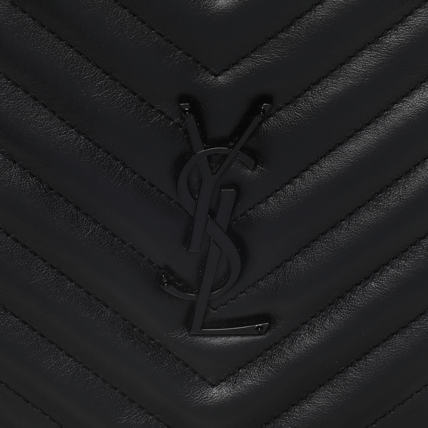 Saint Laurent Calfskin Matelasse Chevron Round Vinyle Camera Bag Black 7 of 10