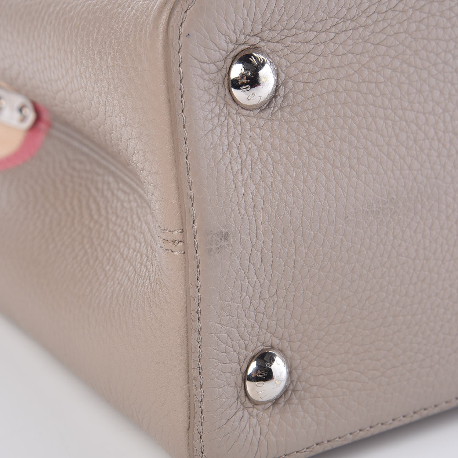 Louis Vuitton Taurillon Capucines MM Galet Coral Pebble 8 of 10