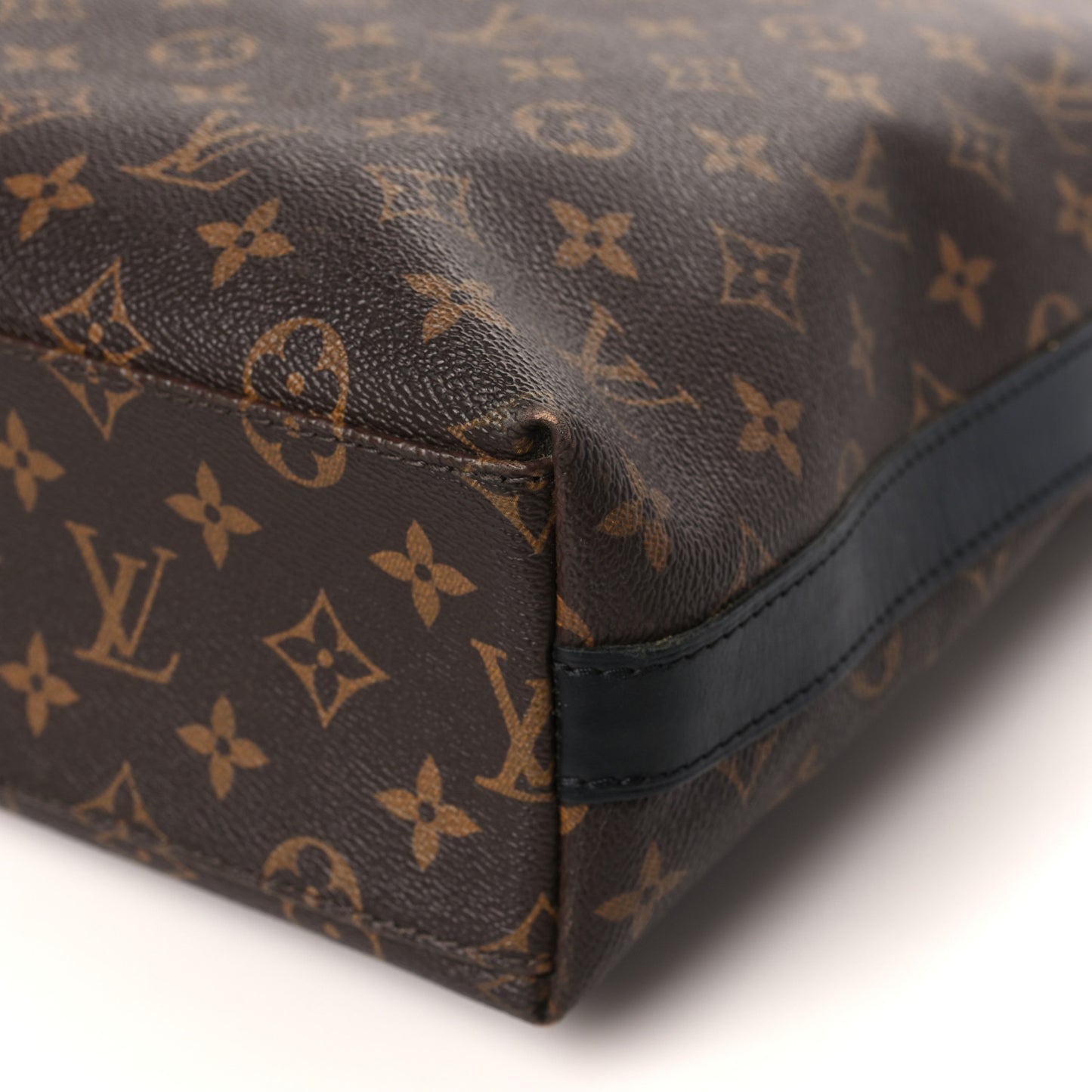 Monogram Macassar Kitan