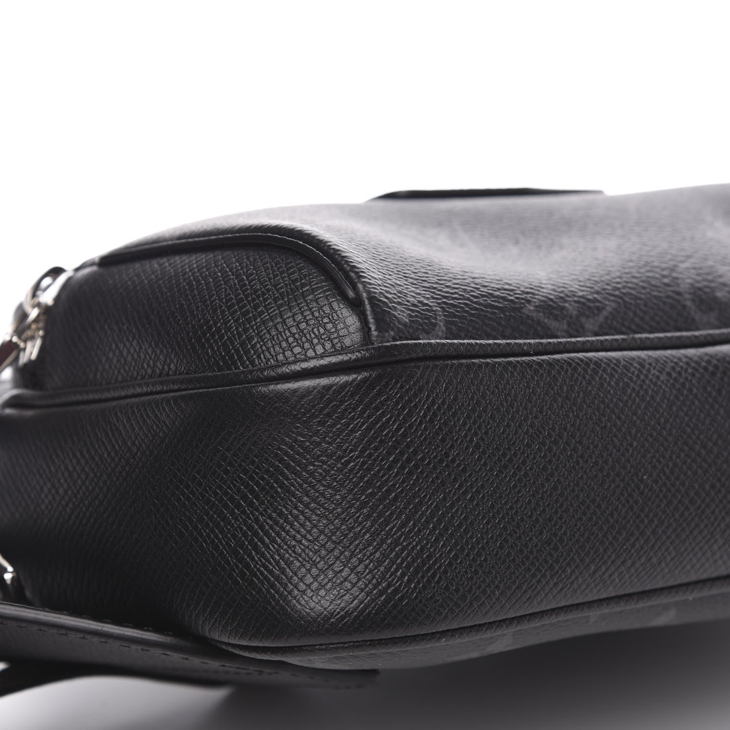 Louis Vuitton Taiga Monogram Outdoor Bumbag Black 8 of 10