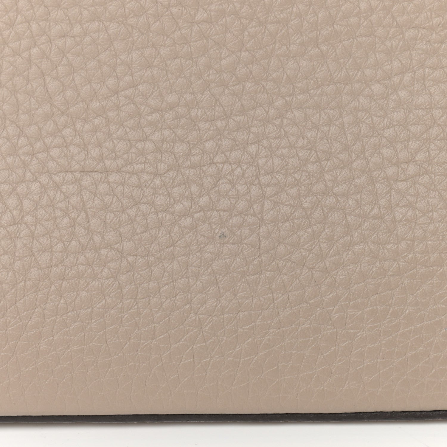 Louis Vuitton Taurillon Capucines MM Galet 9 of 9