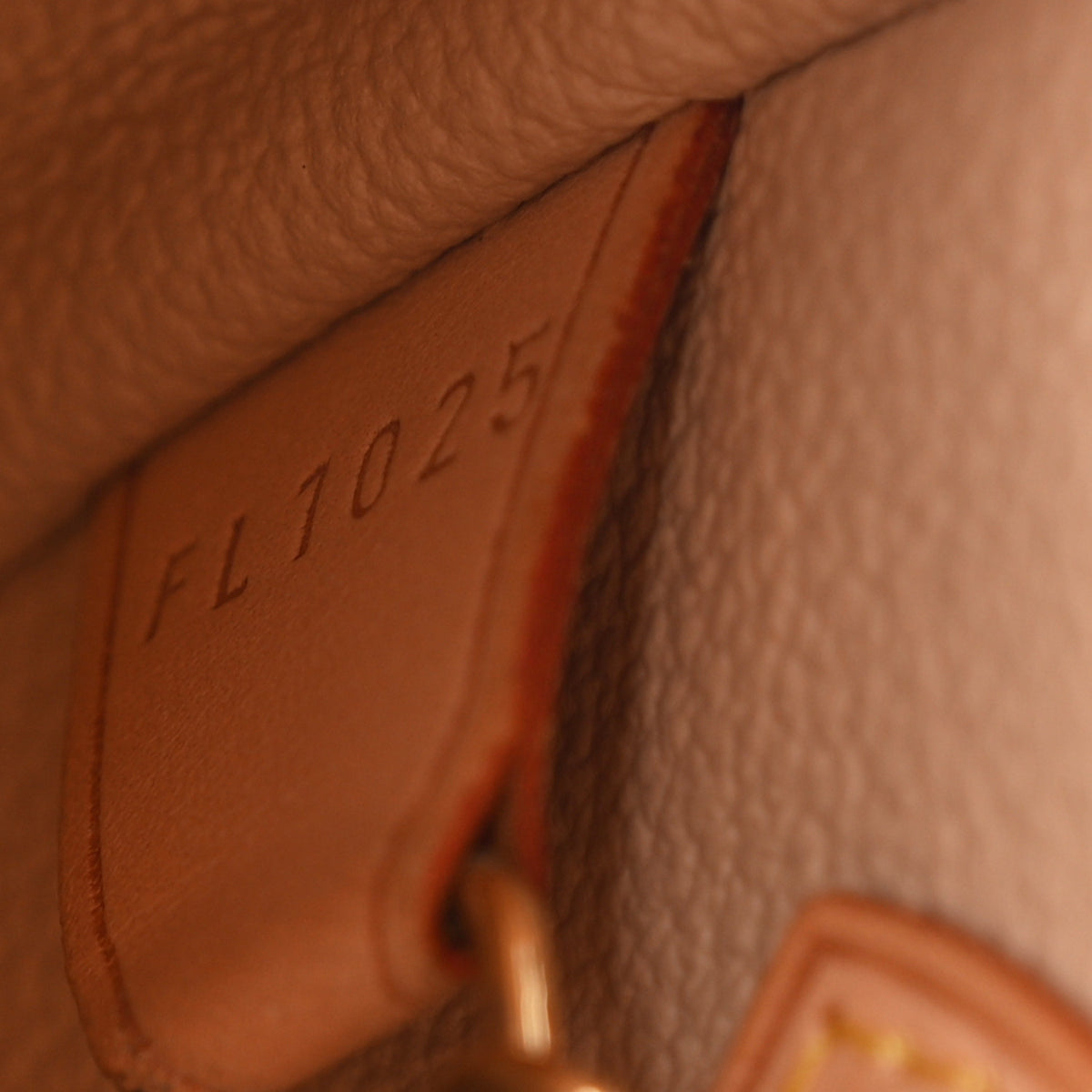 Monogram Petit Bucket 23