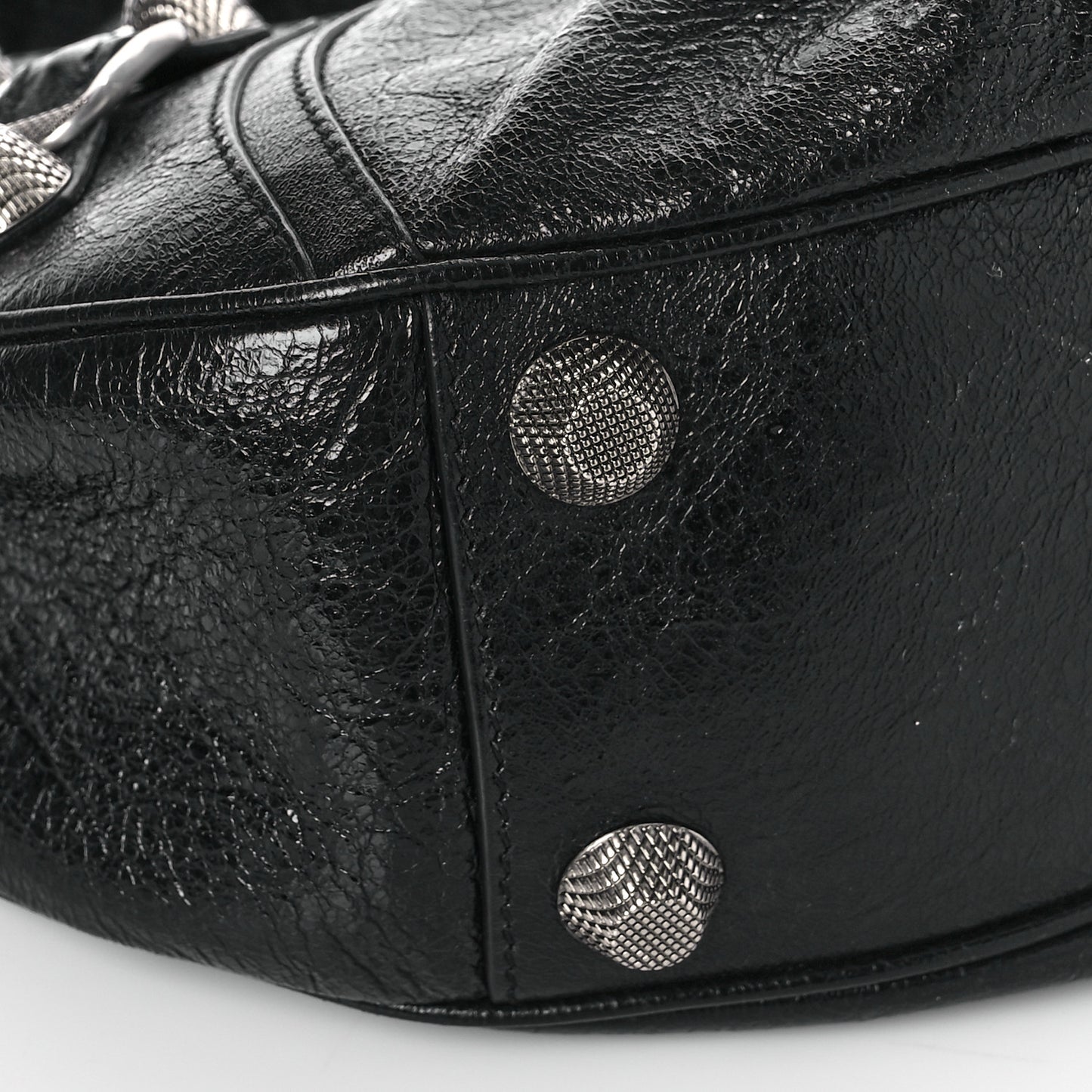Agneau Arena Small Le Cagole Shoulder Bag Black