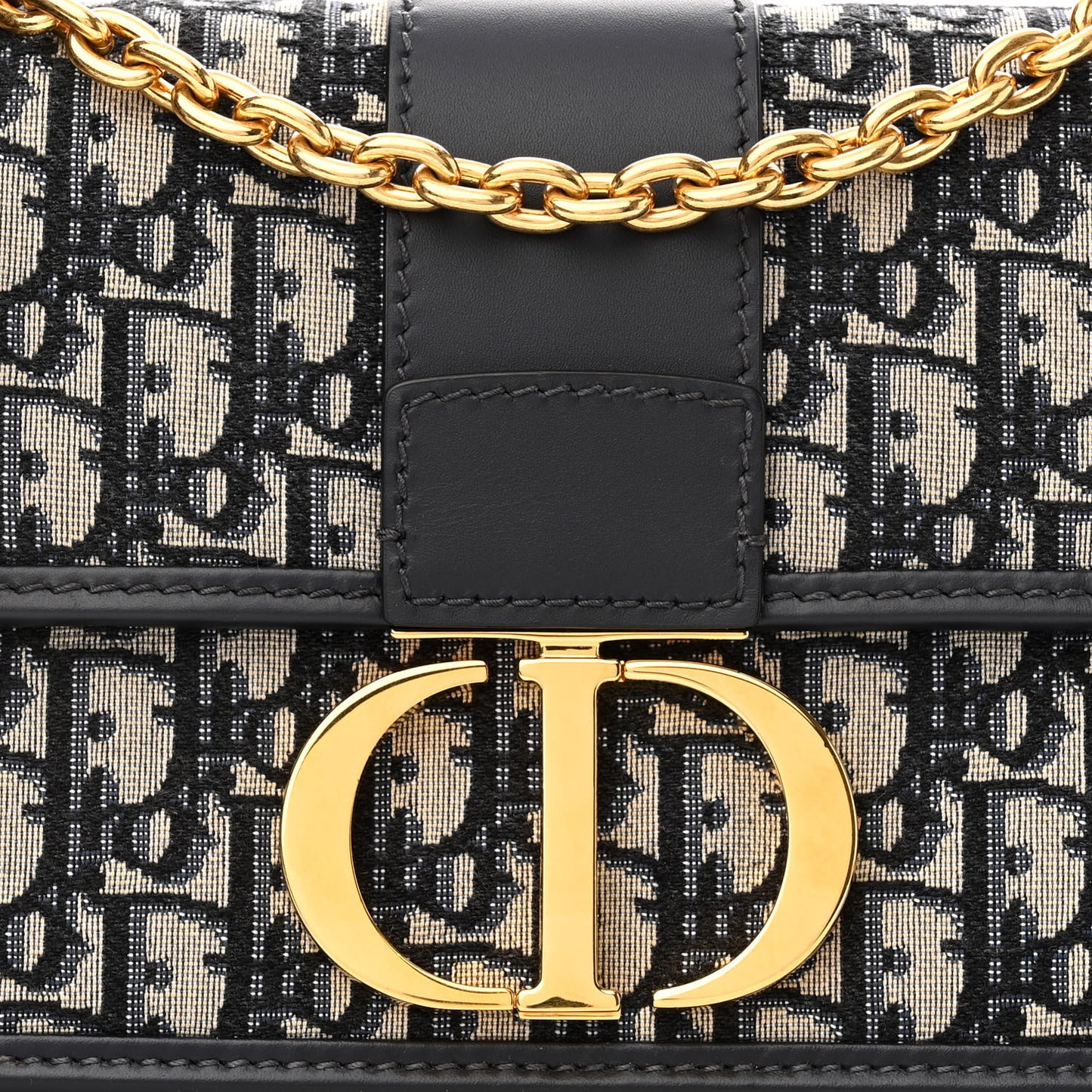 Oblique 30 Montaigne Chain Flap Bag Blue
