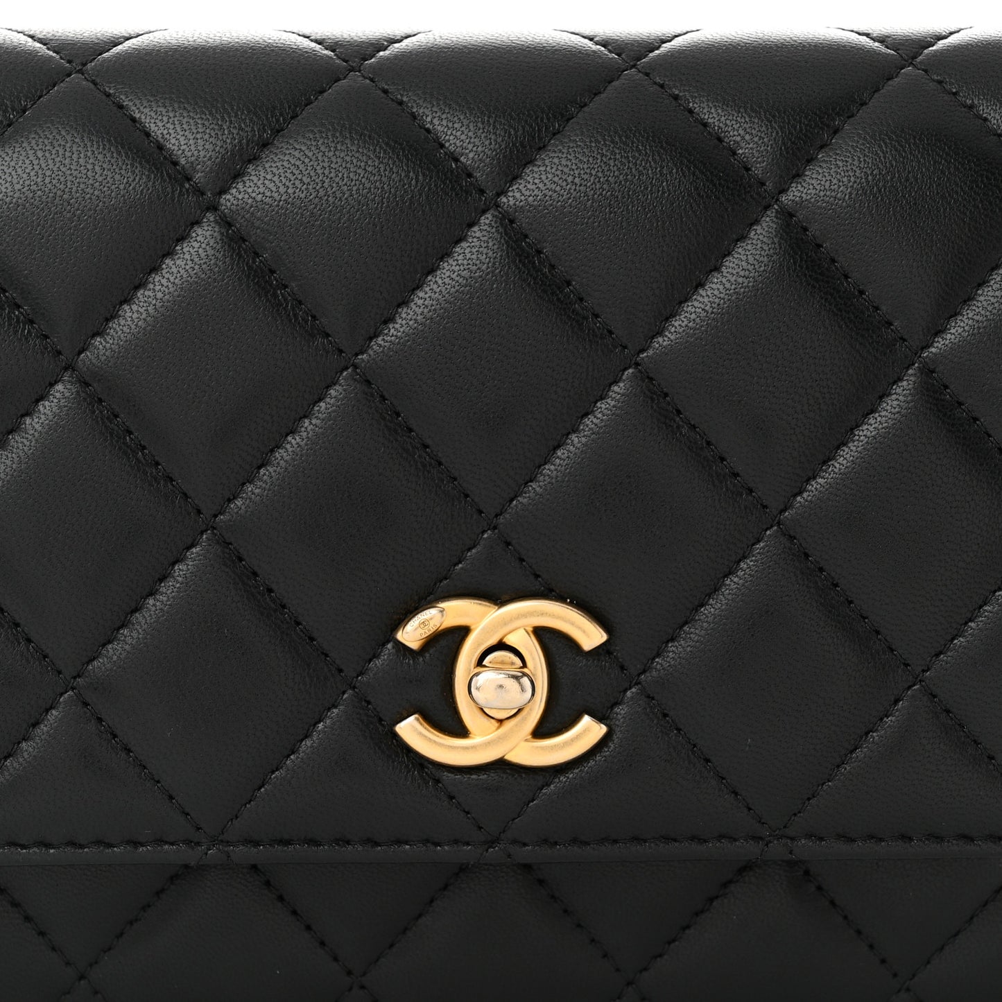 Lambskin Quilted CC Pearl Crush Wallet on Chain WOC Black