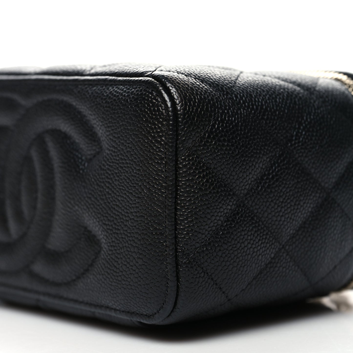 Caviar Quilted Sweetheart Vanity Case Black