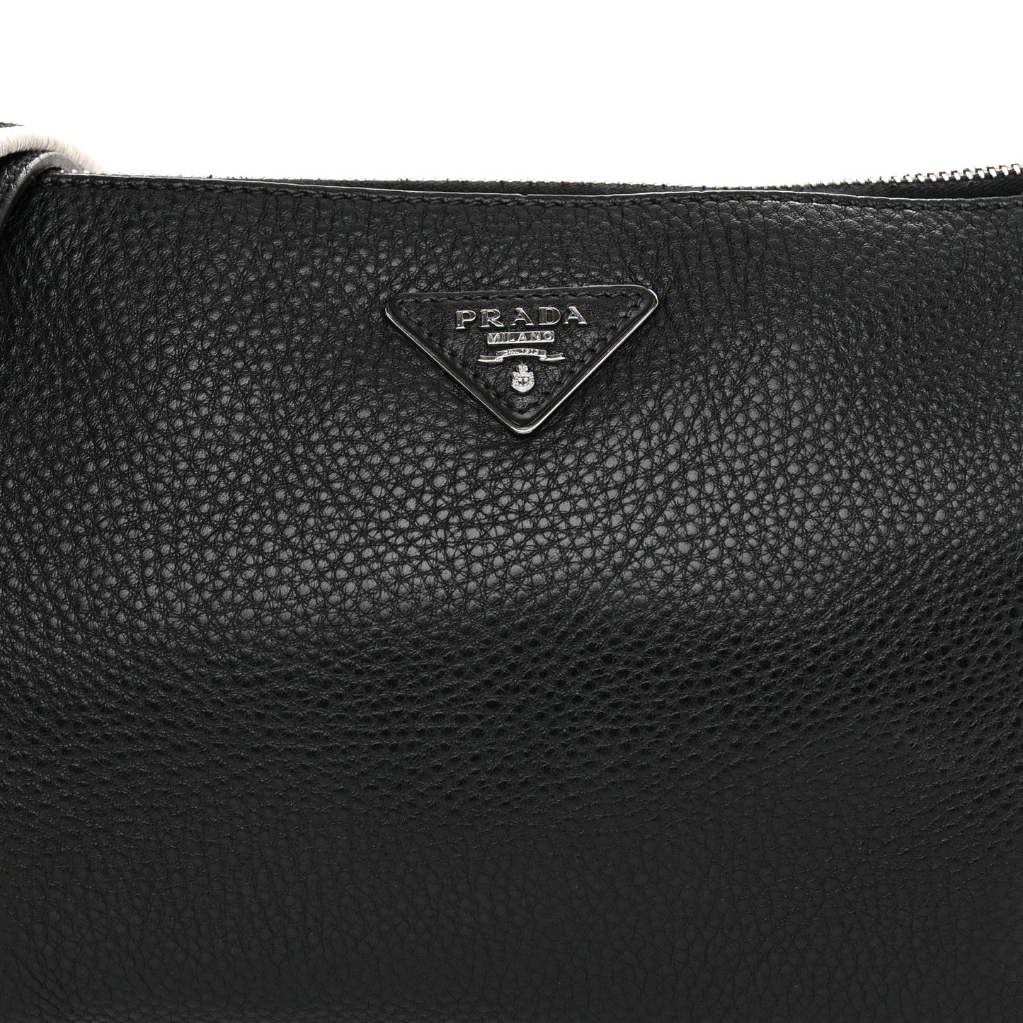 Vitello Daino Soft Zippered Shoulder Bag Black