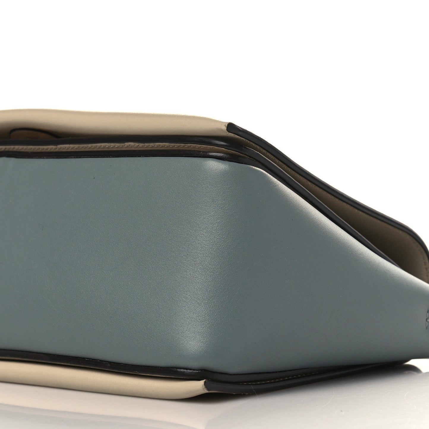 Shiny Smooth Calfskin Medium Frame Shoulder Bag Grege Storm