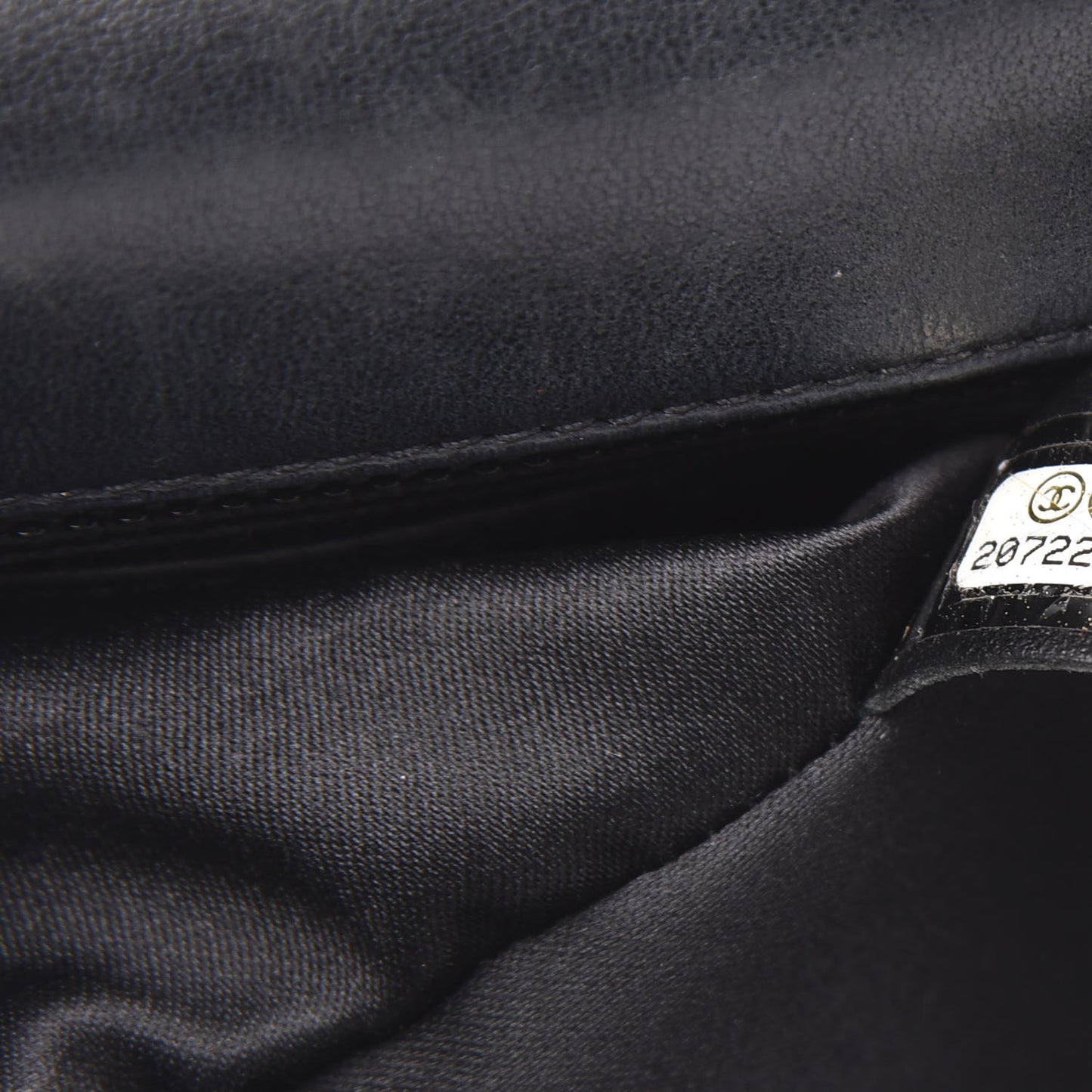 Lambskin Quilted Medium Easy Carry Flap Black