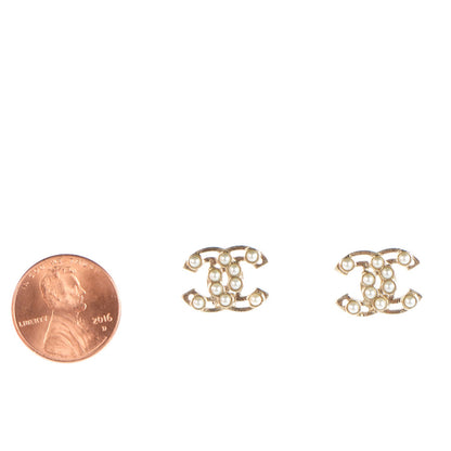 Chanel Pearl CC Earrings Light Gold 2 of 5