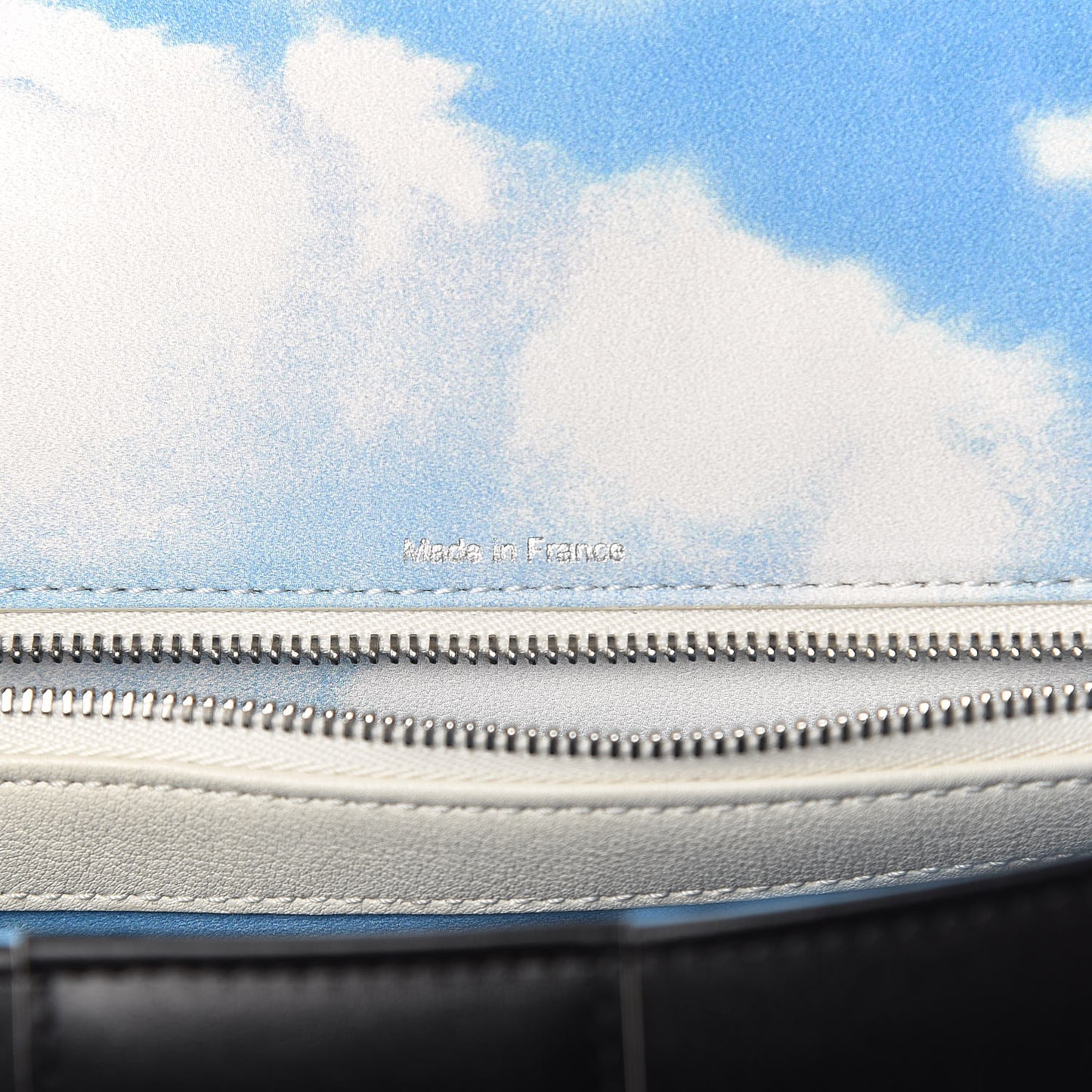 Box Calfskin Ribbons Dans Les Nuages MM Brillant Satchel Black