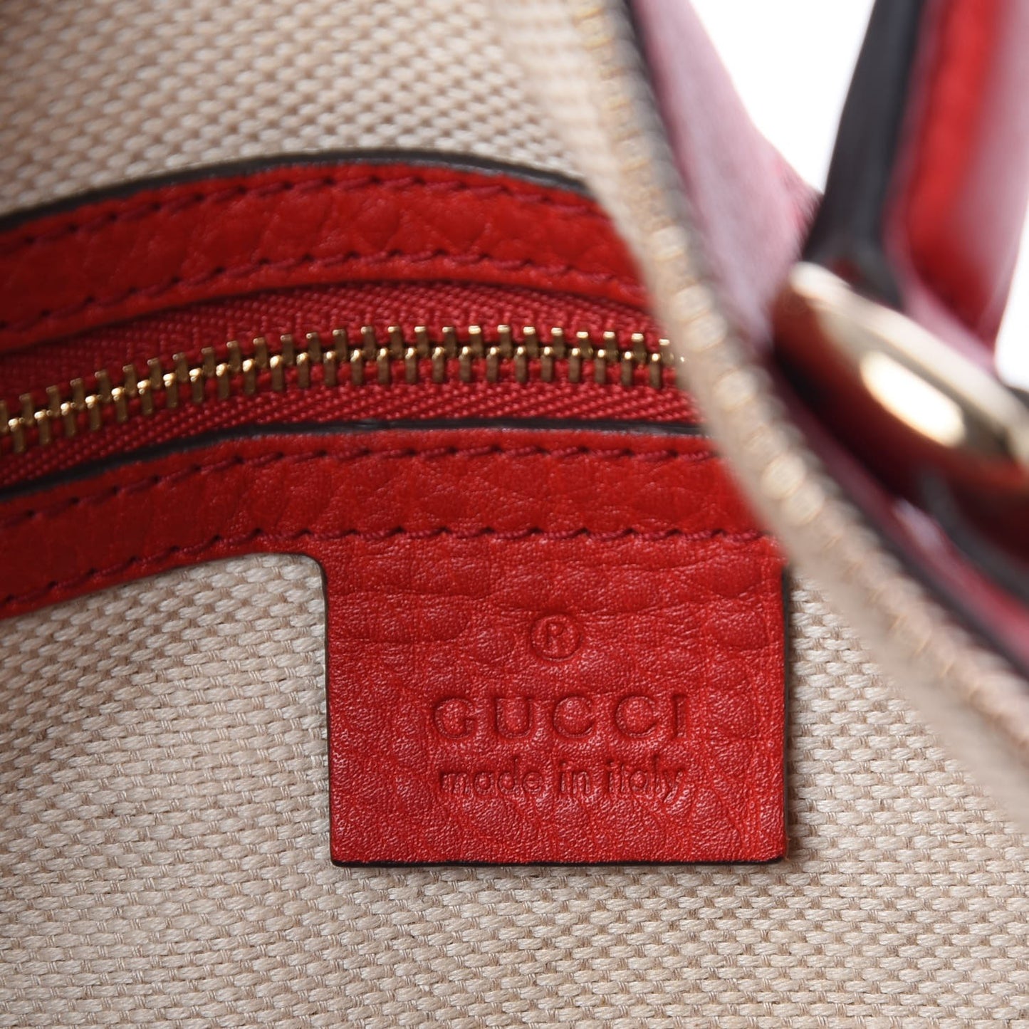 Pebbled Calfskin Medium Soho Boston Red