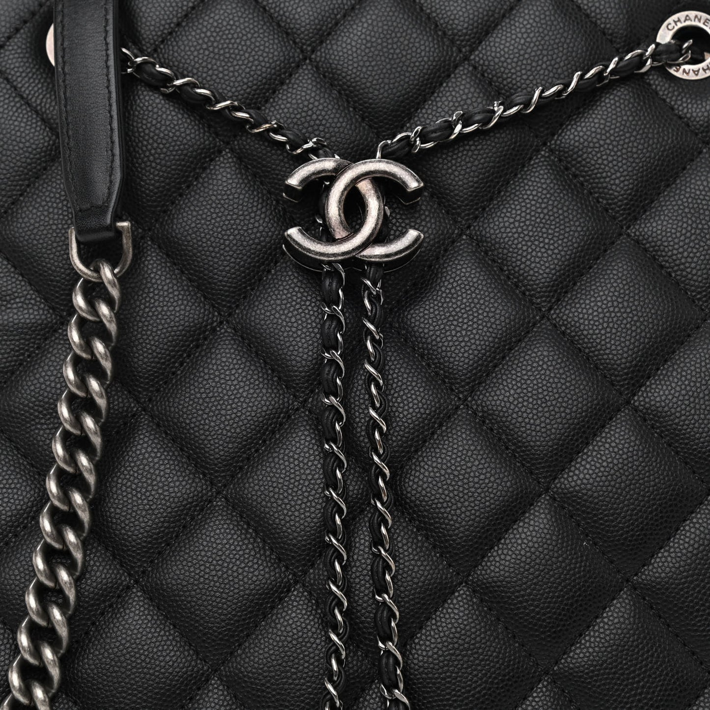 Caviar Quilted Medium CC Bucket Bag Black